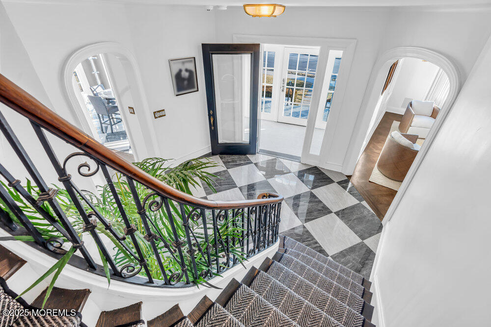 405 Sunset Avenue
