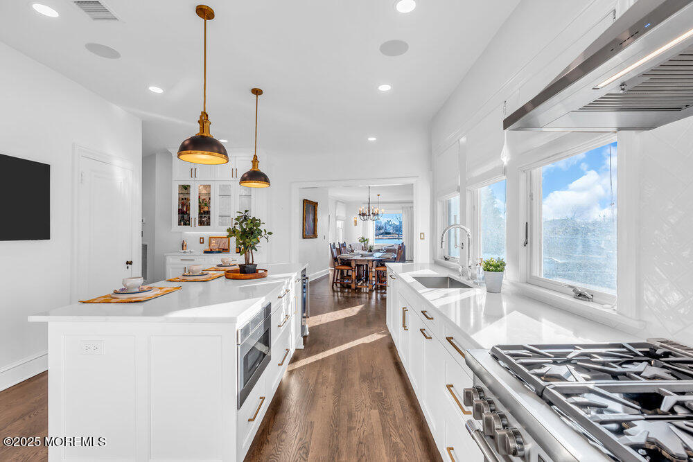 405 Sunset Avenue