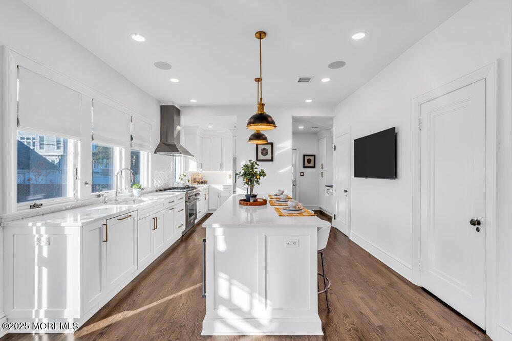 405 Sunset Avenue