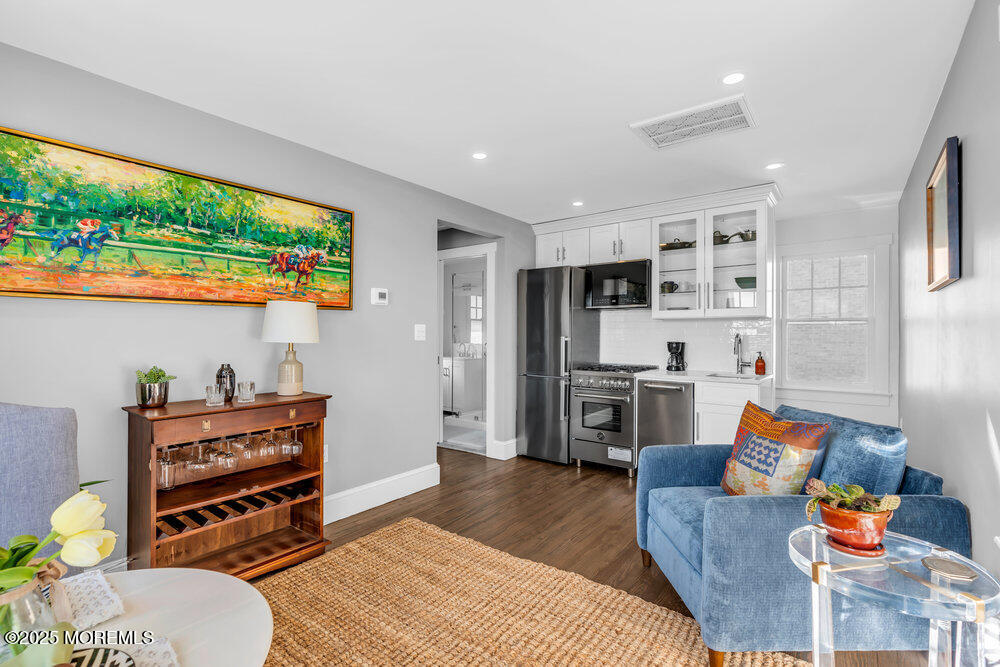 405 Sunset Avenue