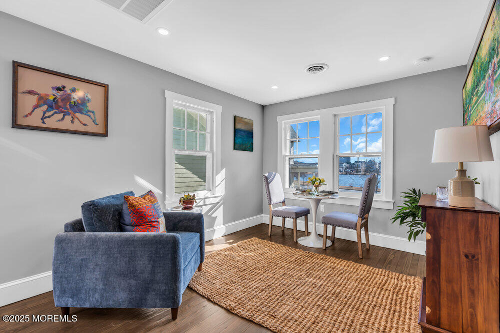 405 Sunset Avenue
