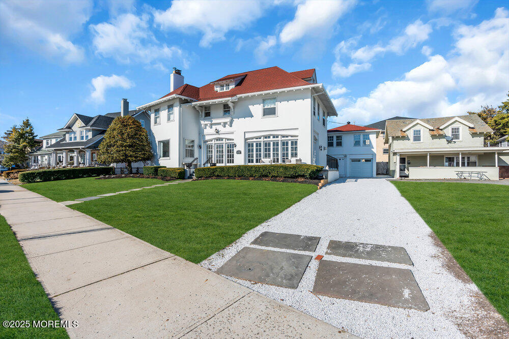 405 Sunset Avenue