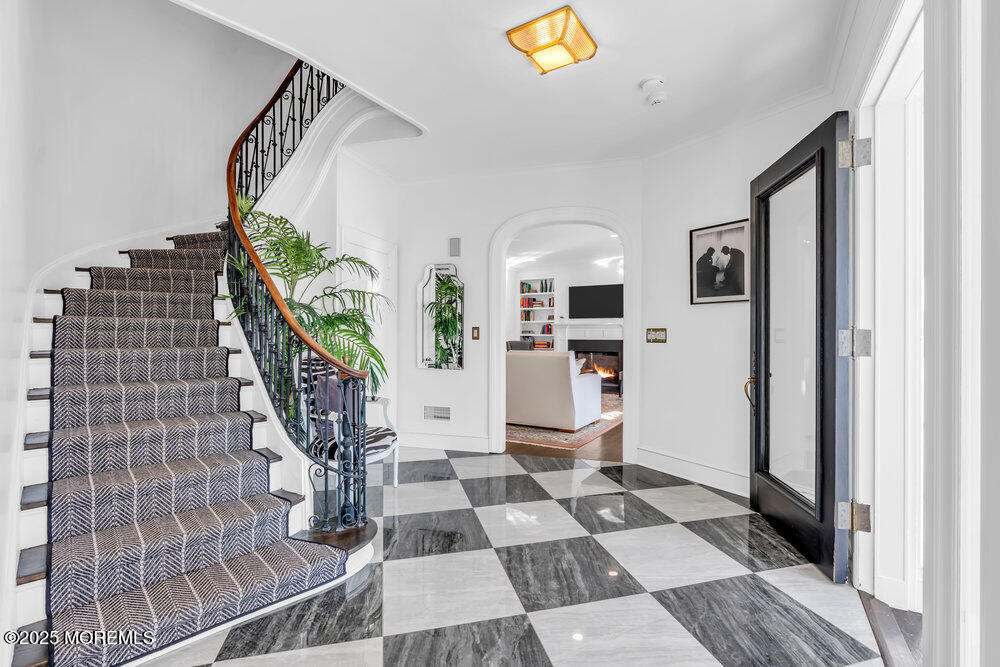 405 Sunset Avenue