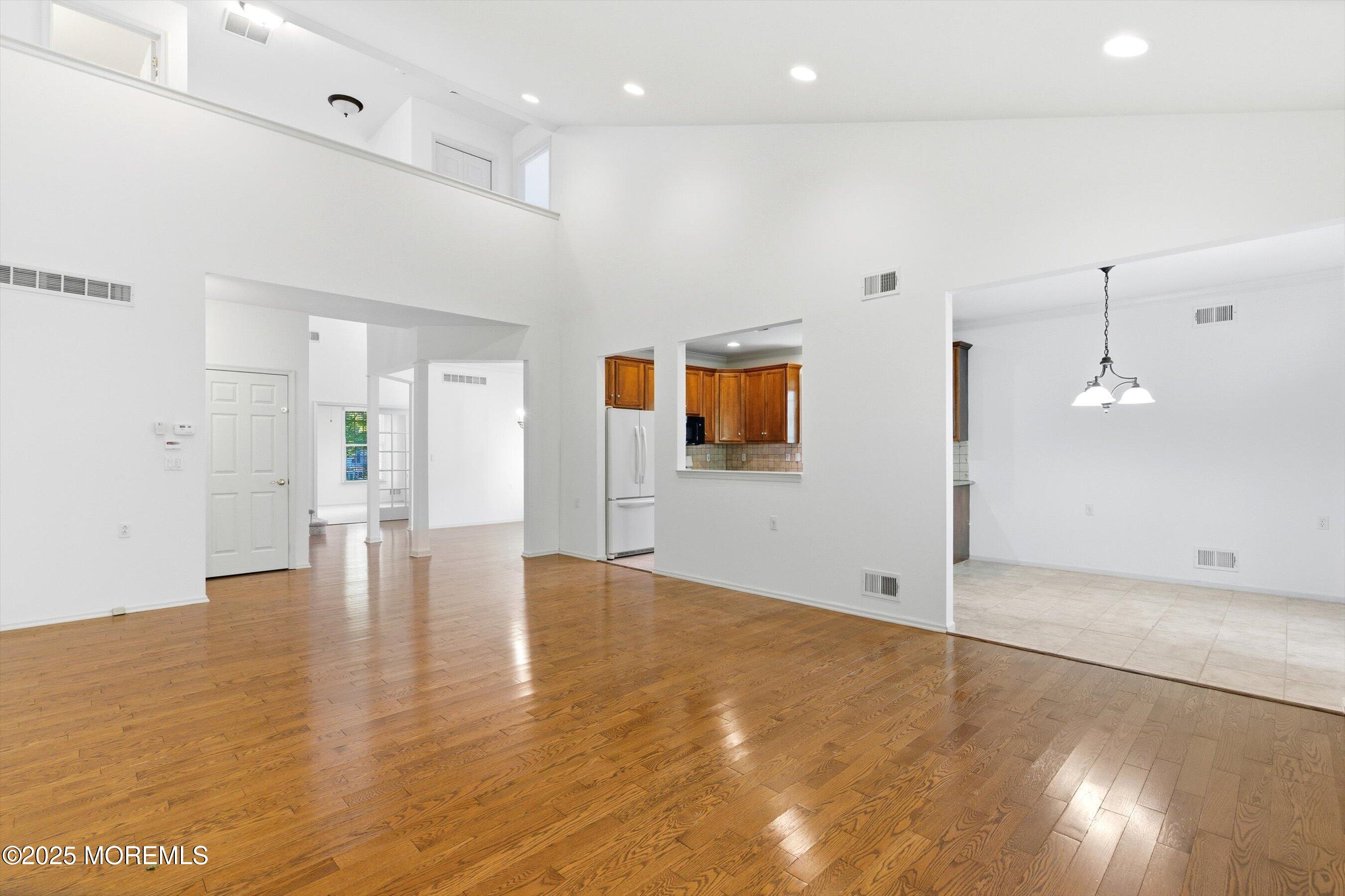 11 Rolling Meadows Boulevard S