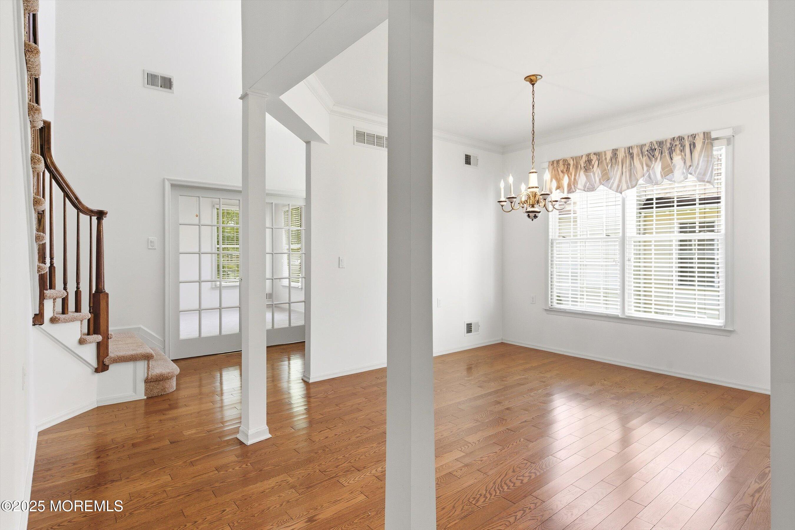 11 Rolling Meadows Boulevard S