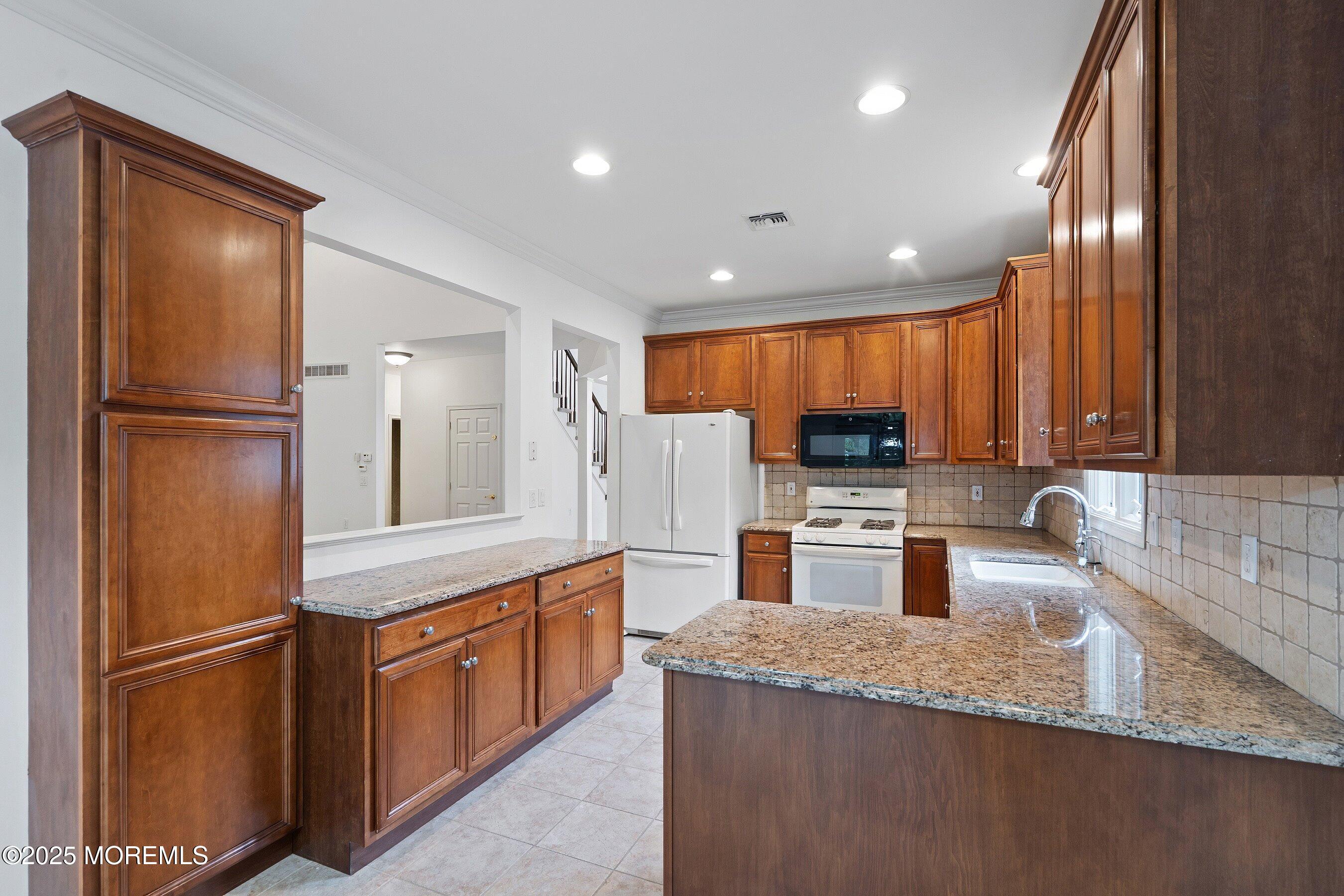 11 Rolling Meadows Boulevard S
