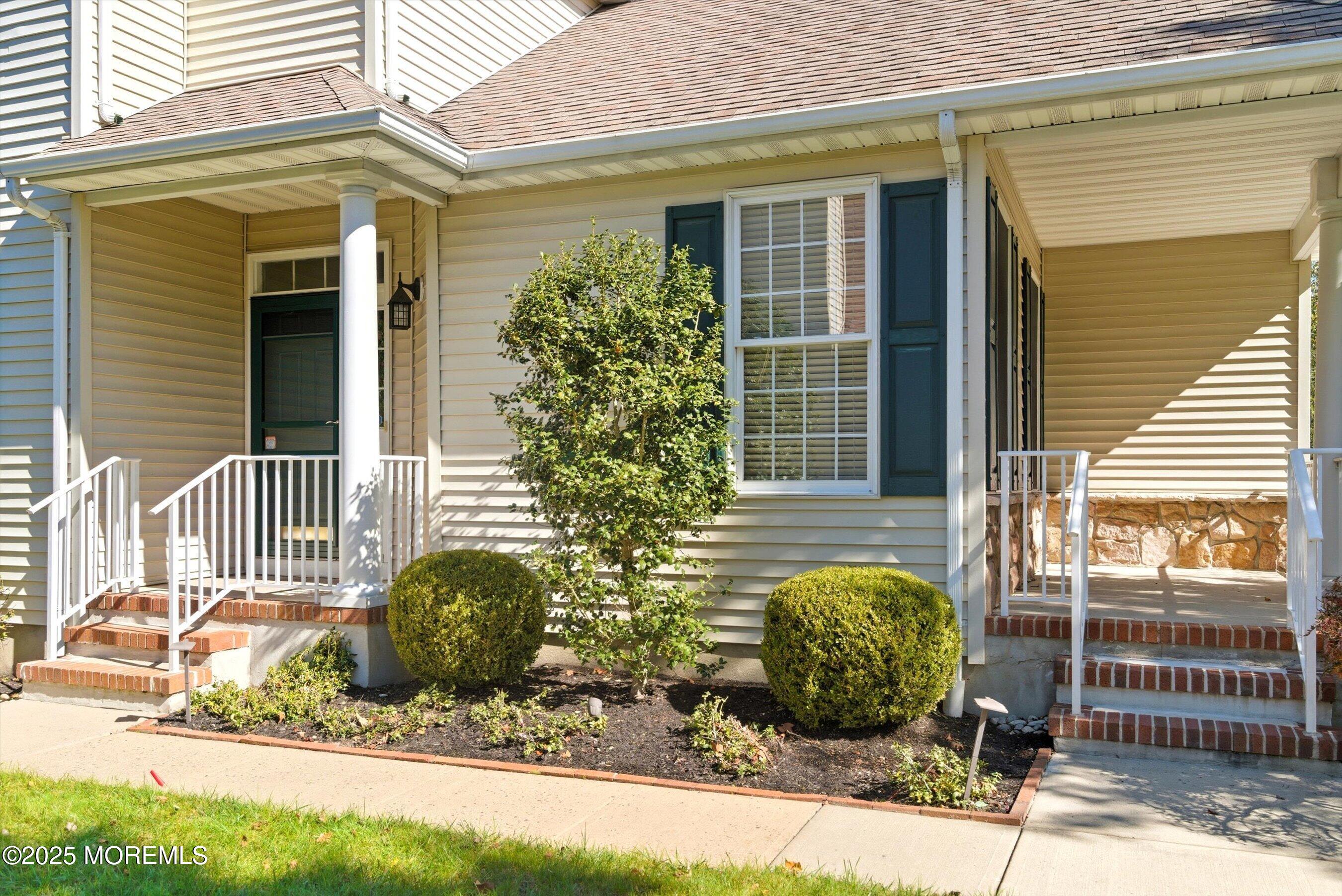 11 Rolling Meadows Boulevard S