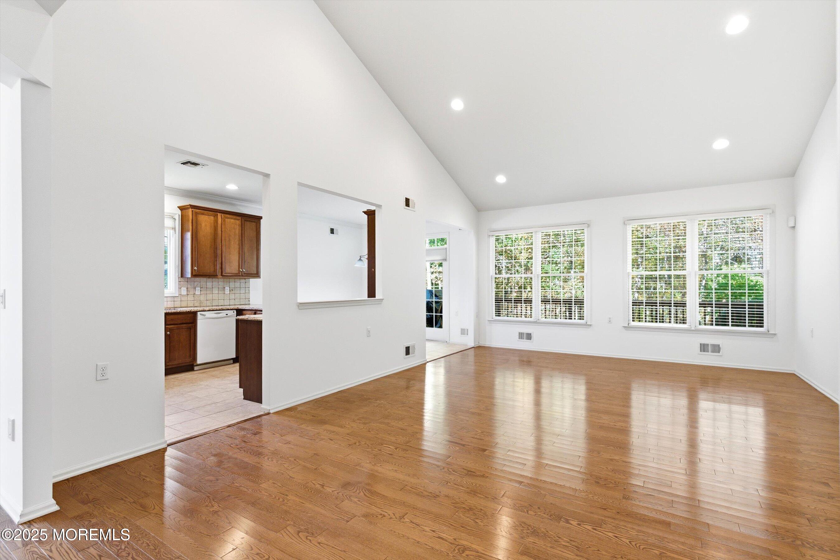 11 Rolling Meadows Boulevard S