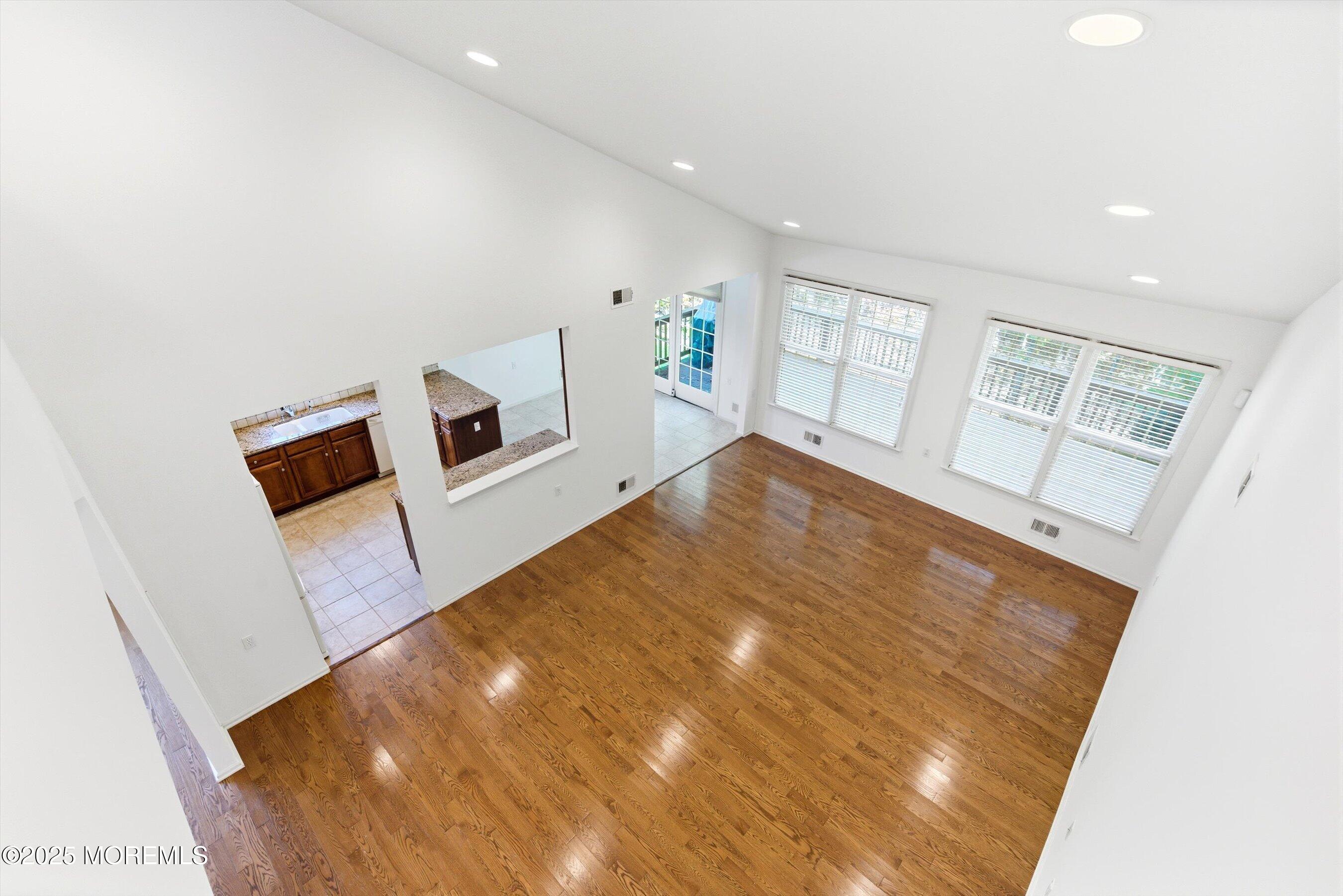 11 Rolling Meadows Boulevard S