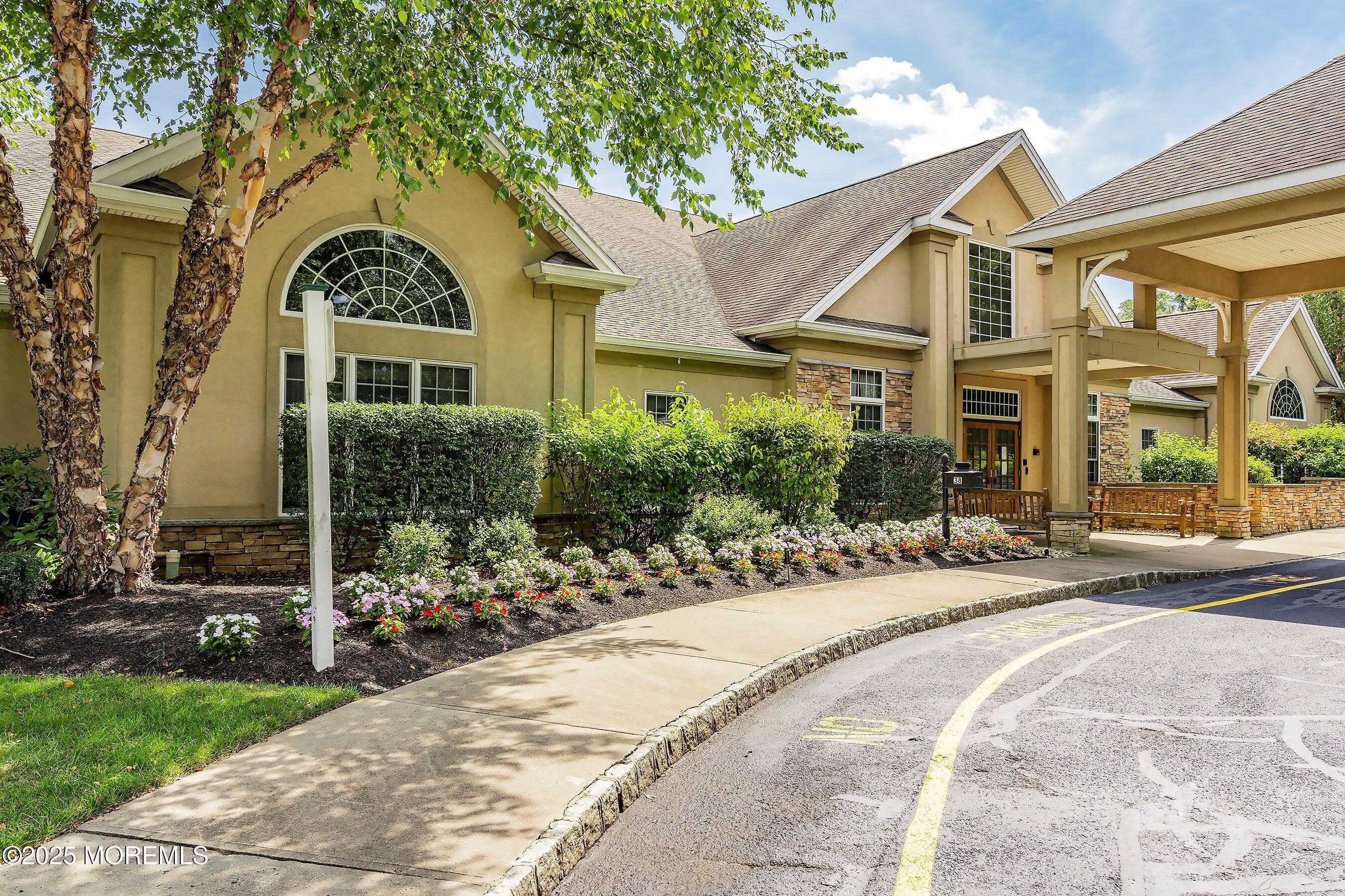 11 Rolling Meadows Boulevard S