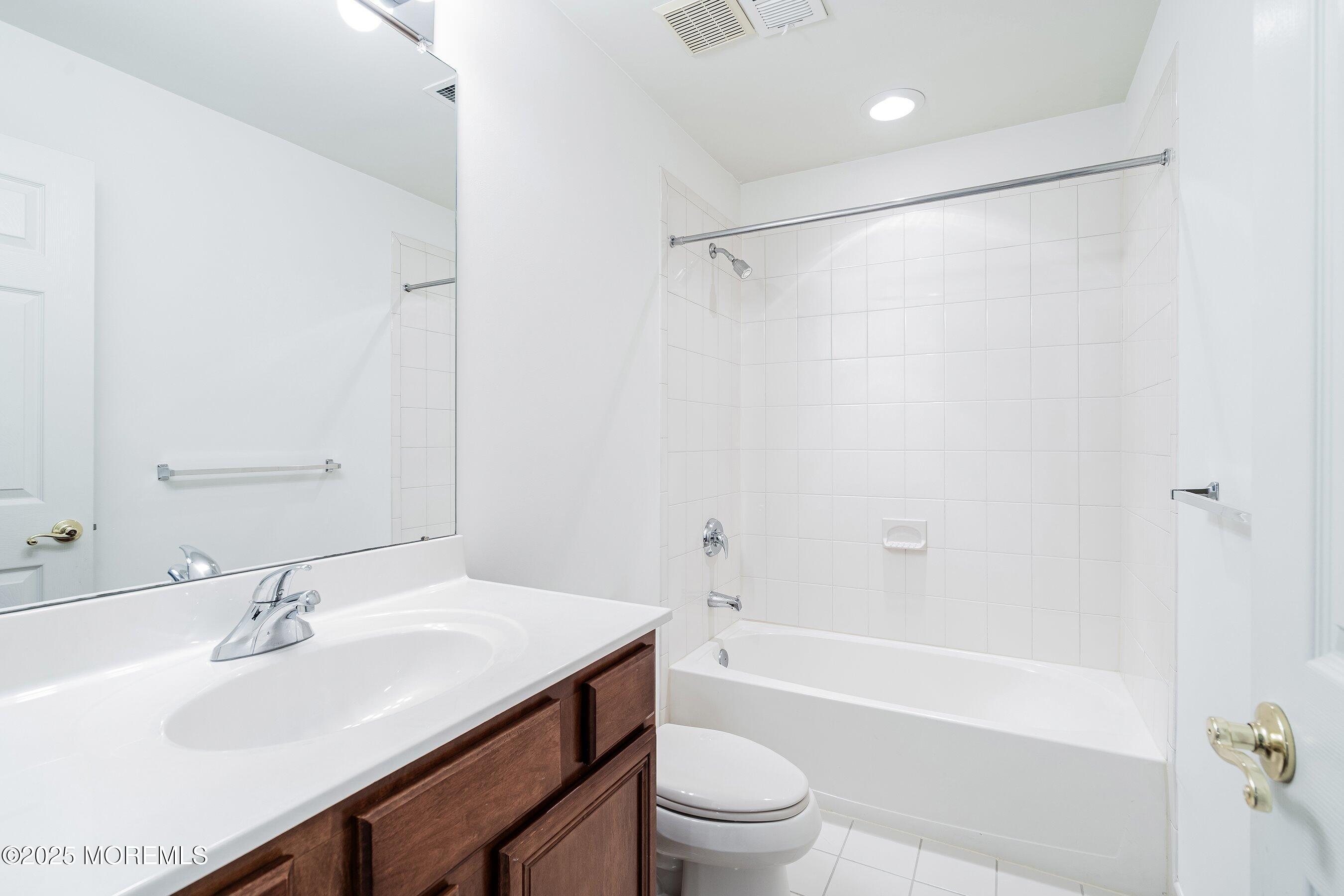 11 Rolling Meadows Boulevard S