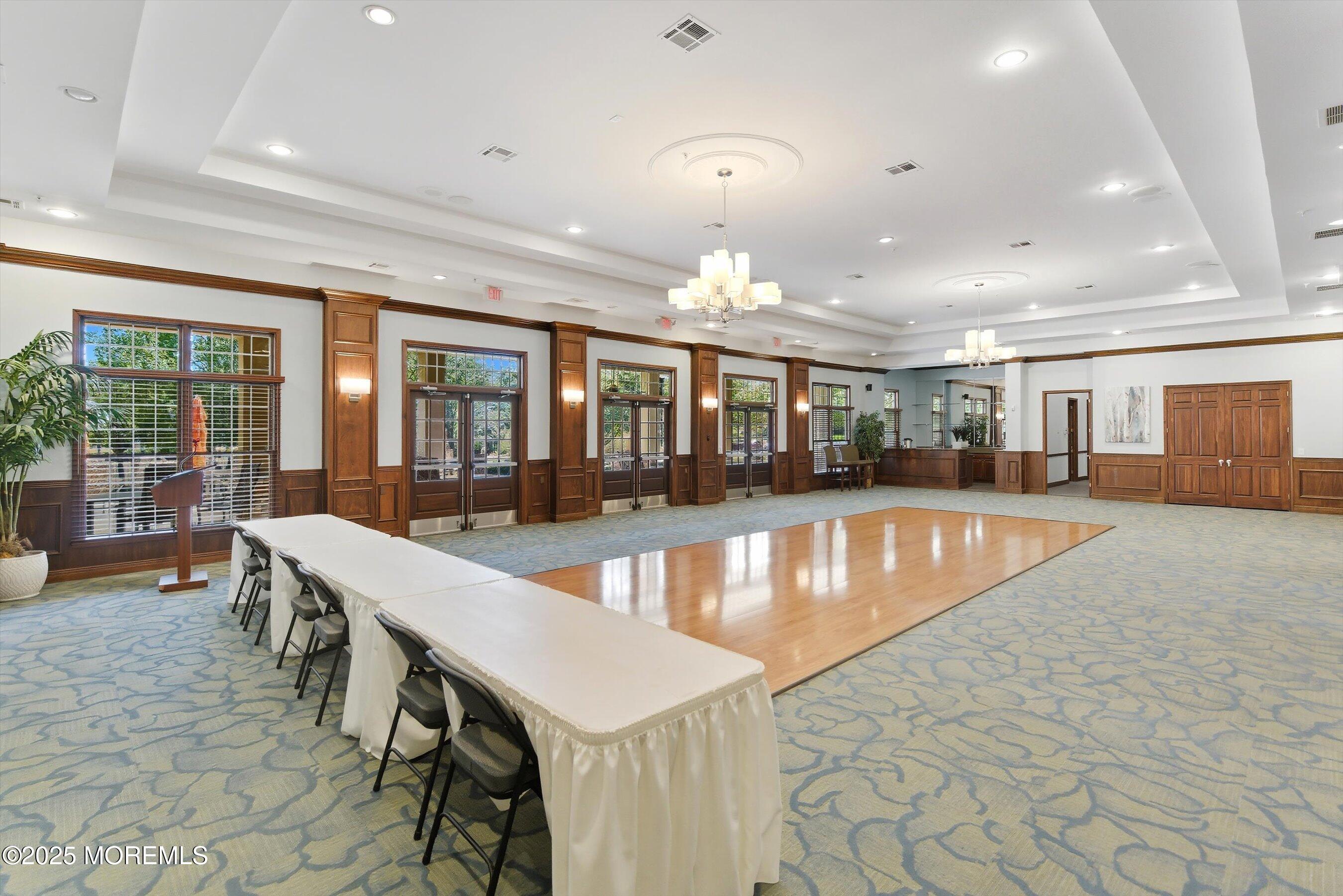 11 Rolling Meadows Boulevard S