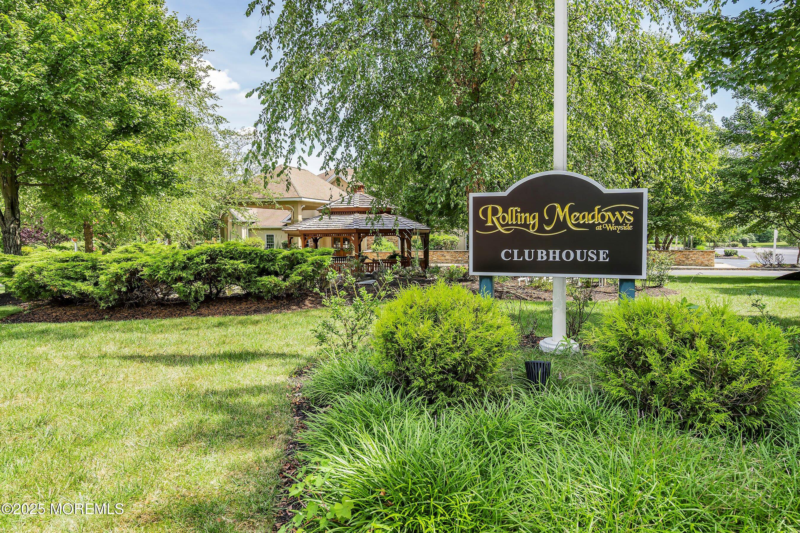 11 Rolling Meadows Boulevard S