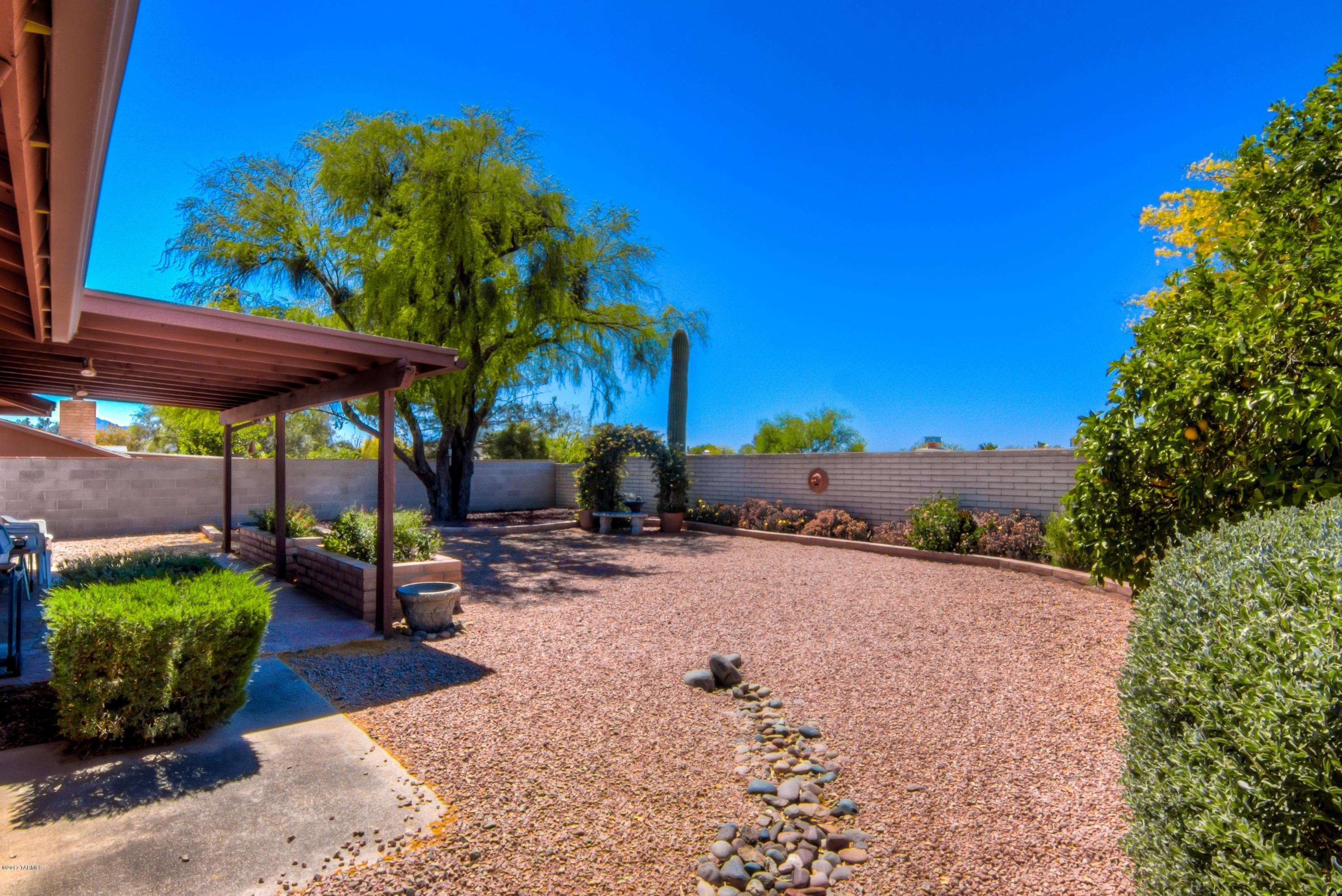 9328 N Gazelle Place