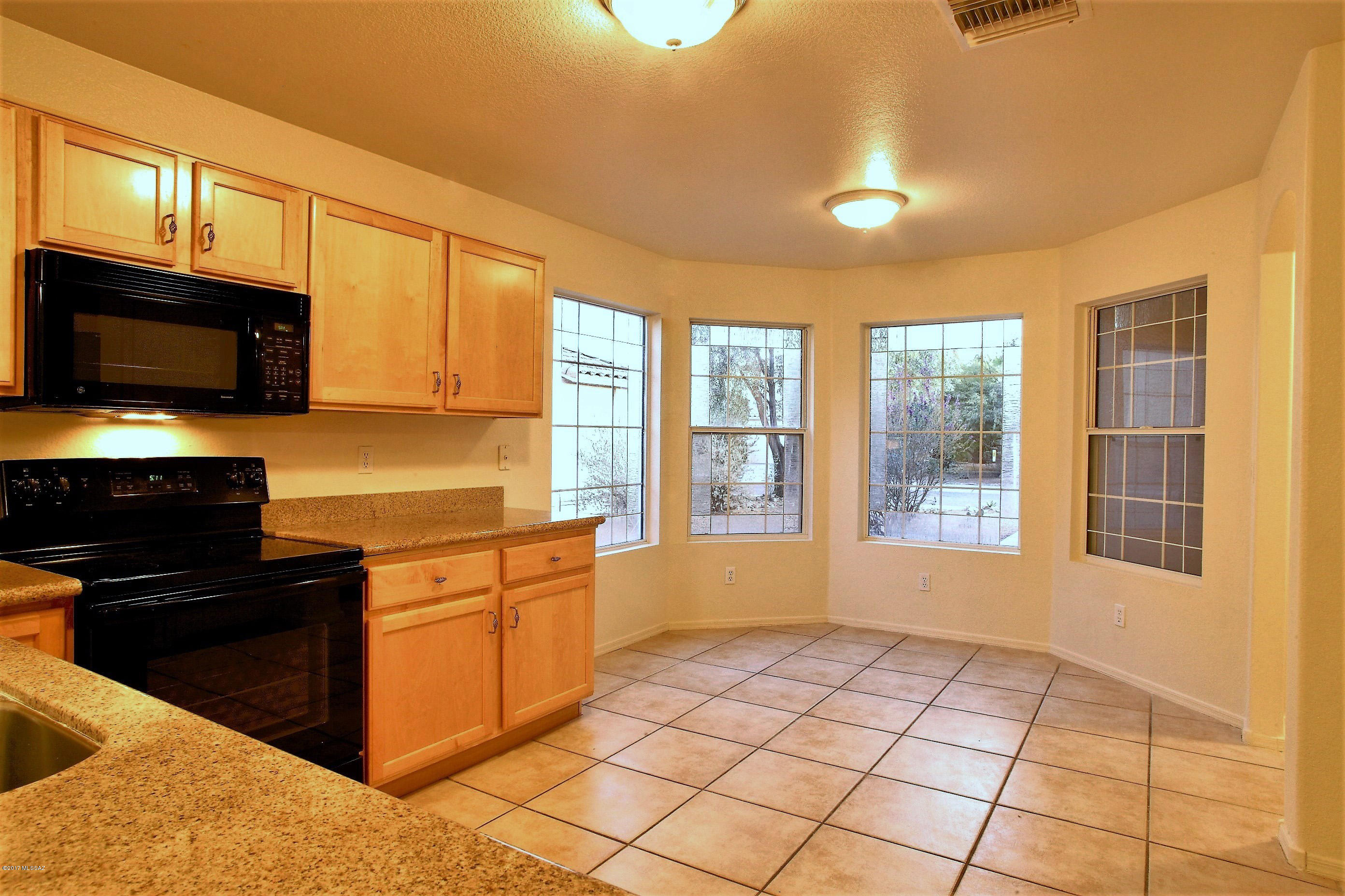 2572 W Saguaro Bluffs Drive