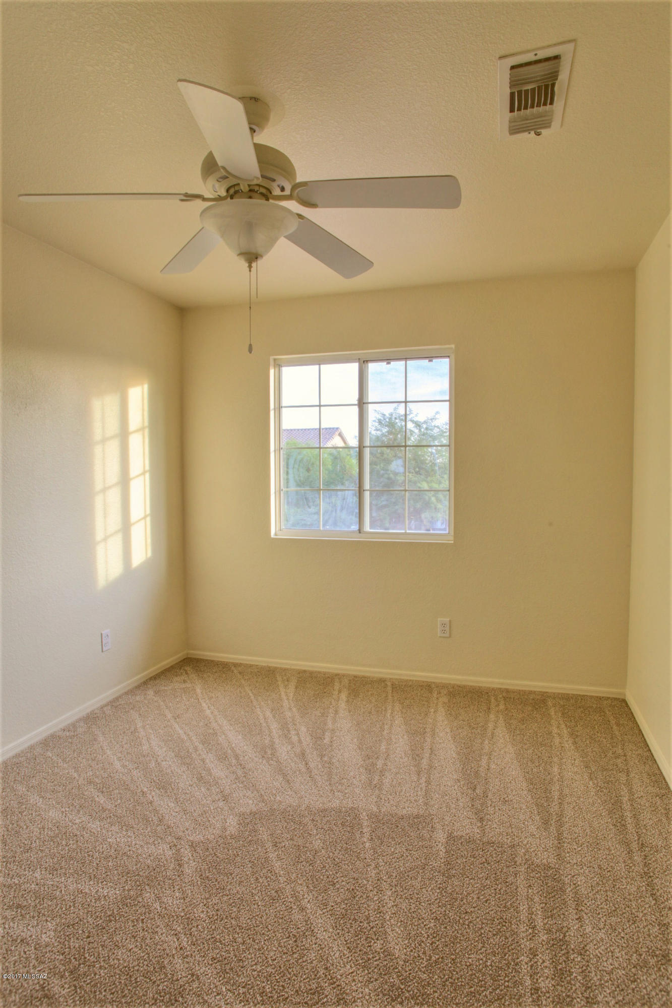 2572 W Saguaro Bluffs Drive