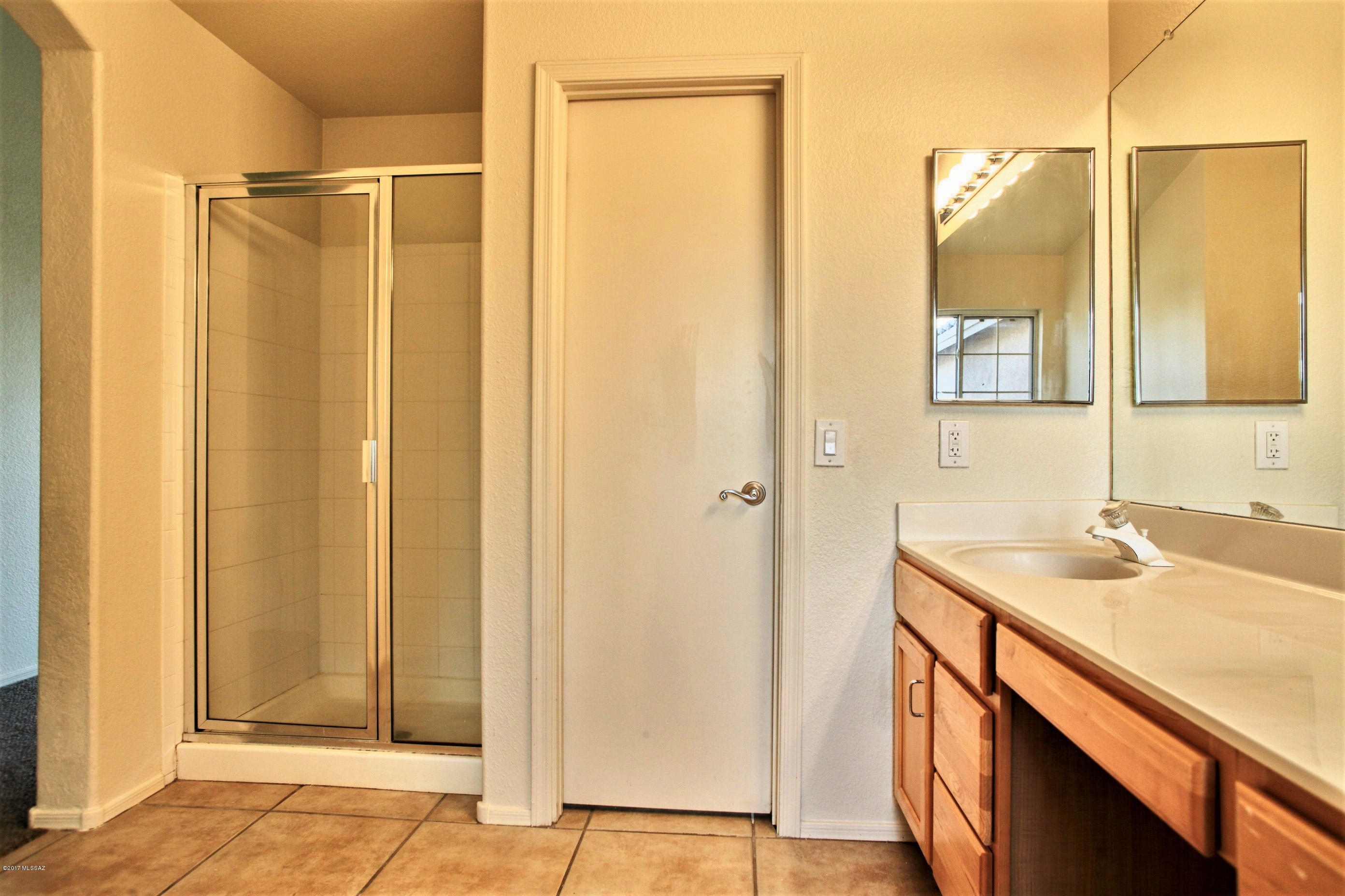 2572 W Saguaro Bluffs Drive