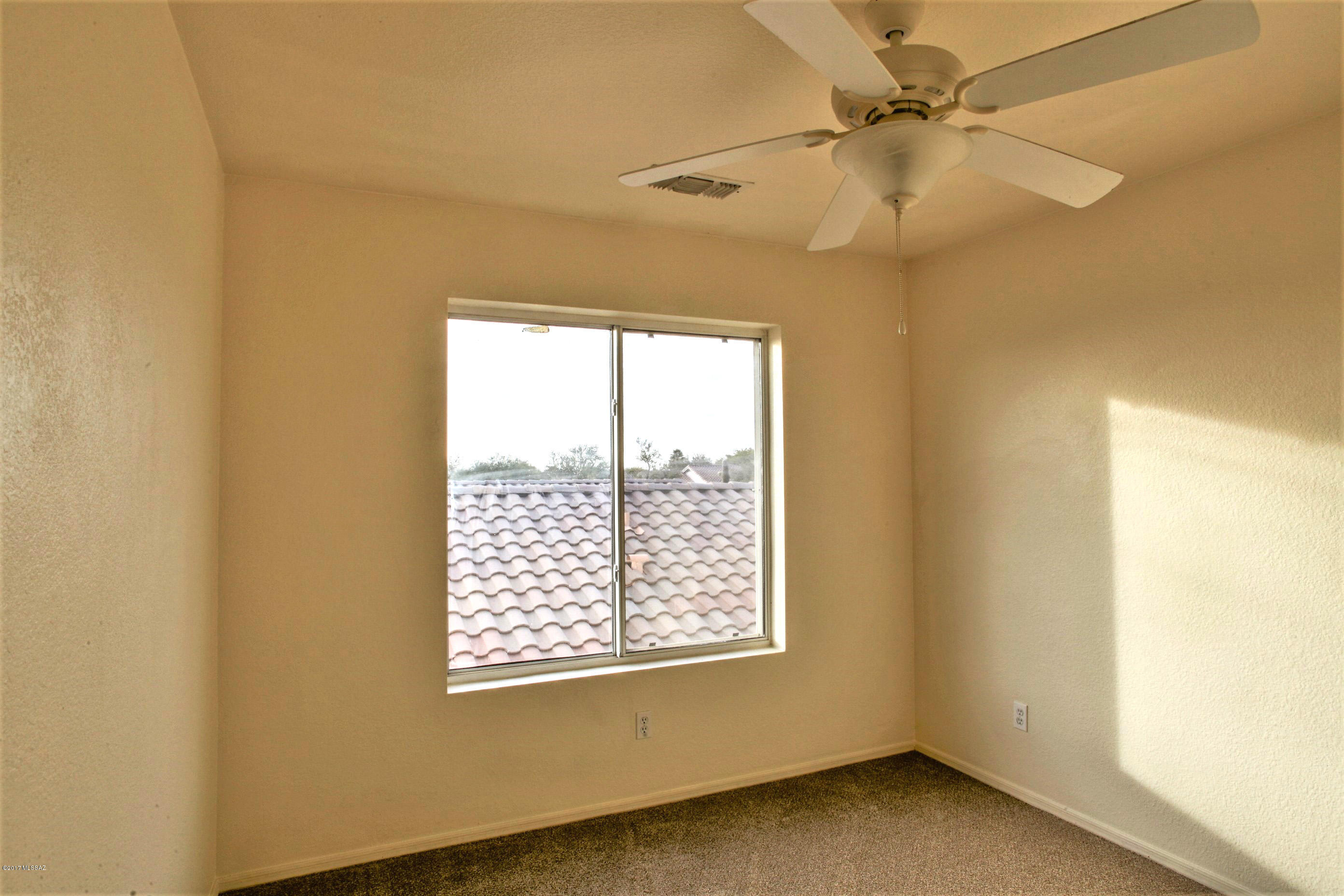 2572 W Saguaro Bluffs Drive