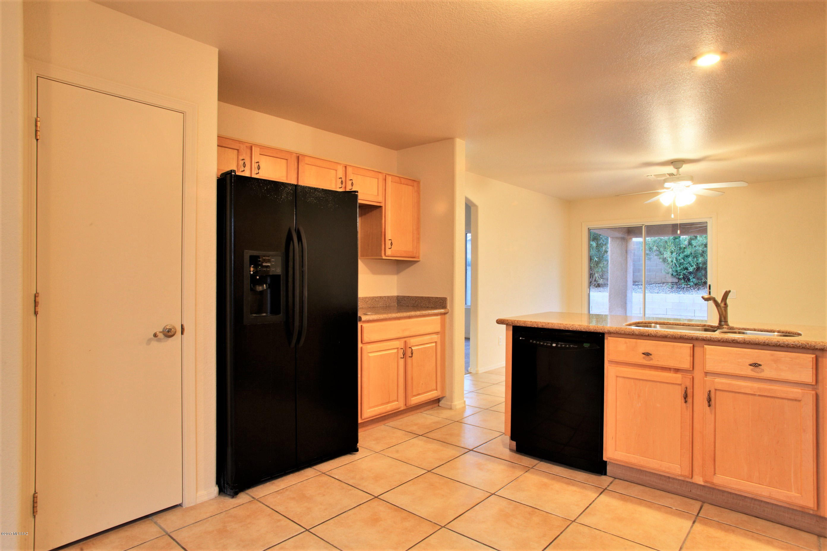 2572 W Saguaro Bluffs Drive