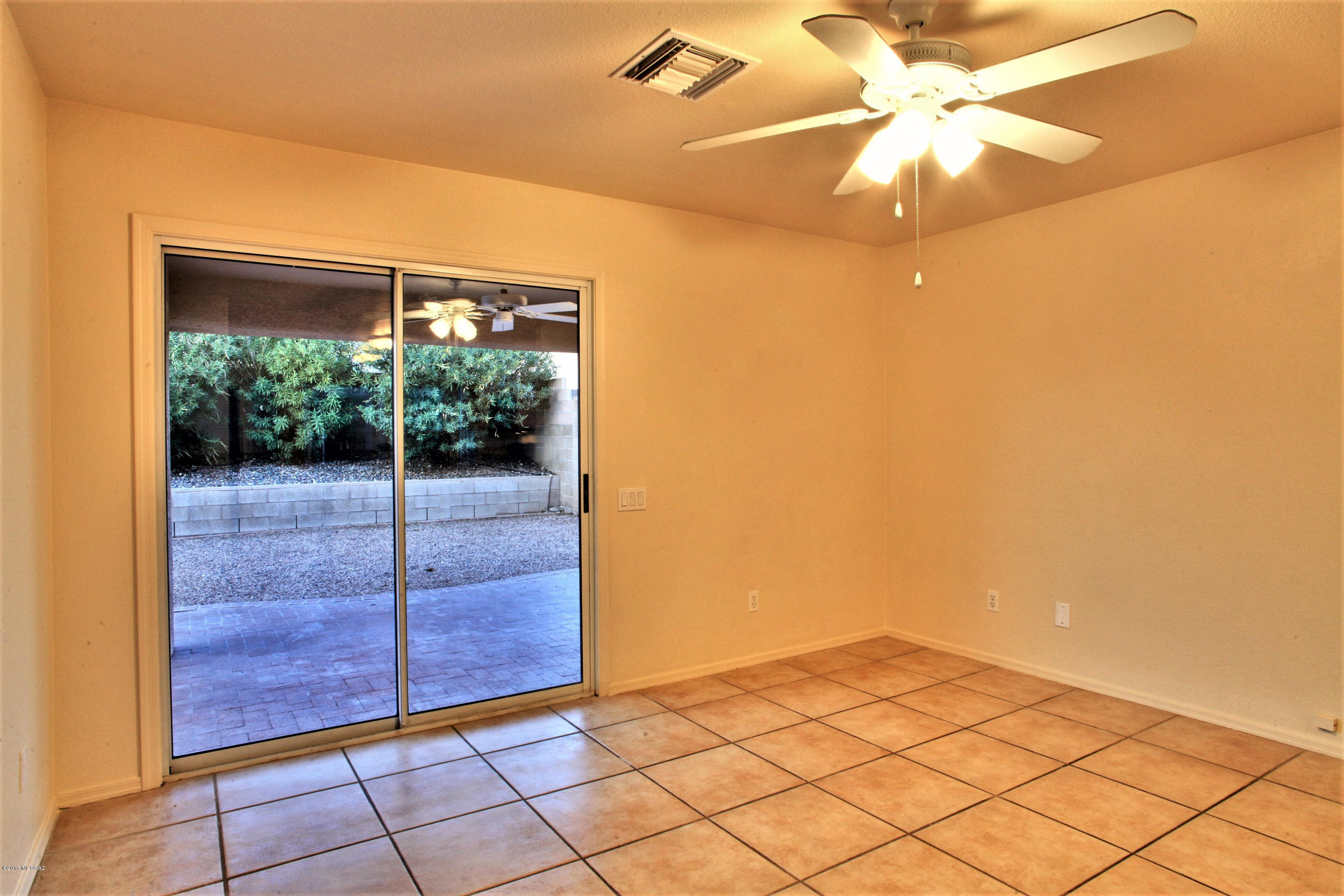 2572 W Saguaro Bluffs Drive