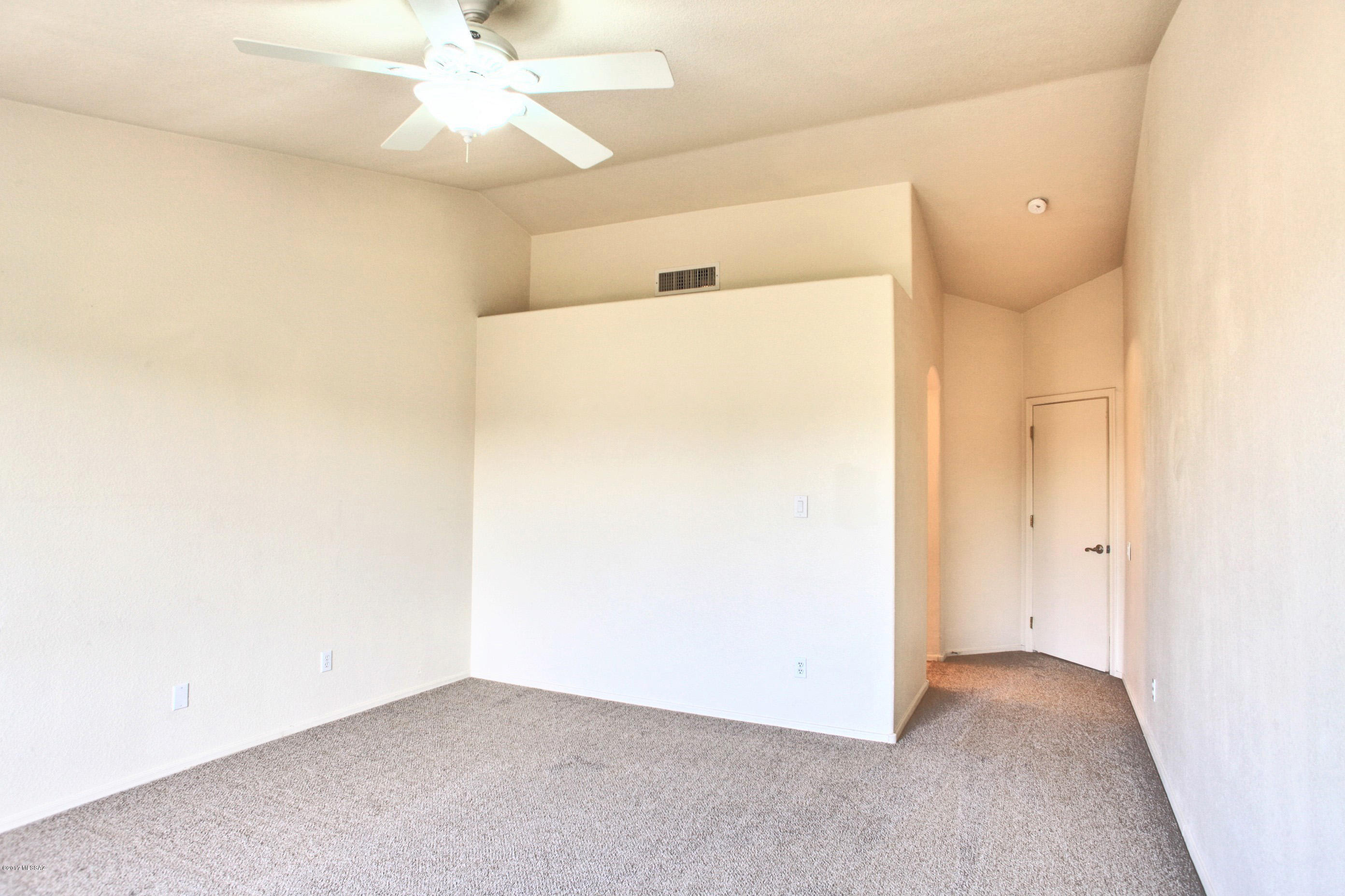 2572 W Saguaro Bluffs Drive