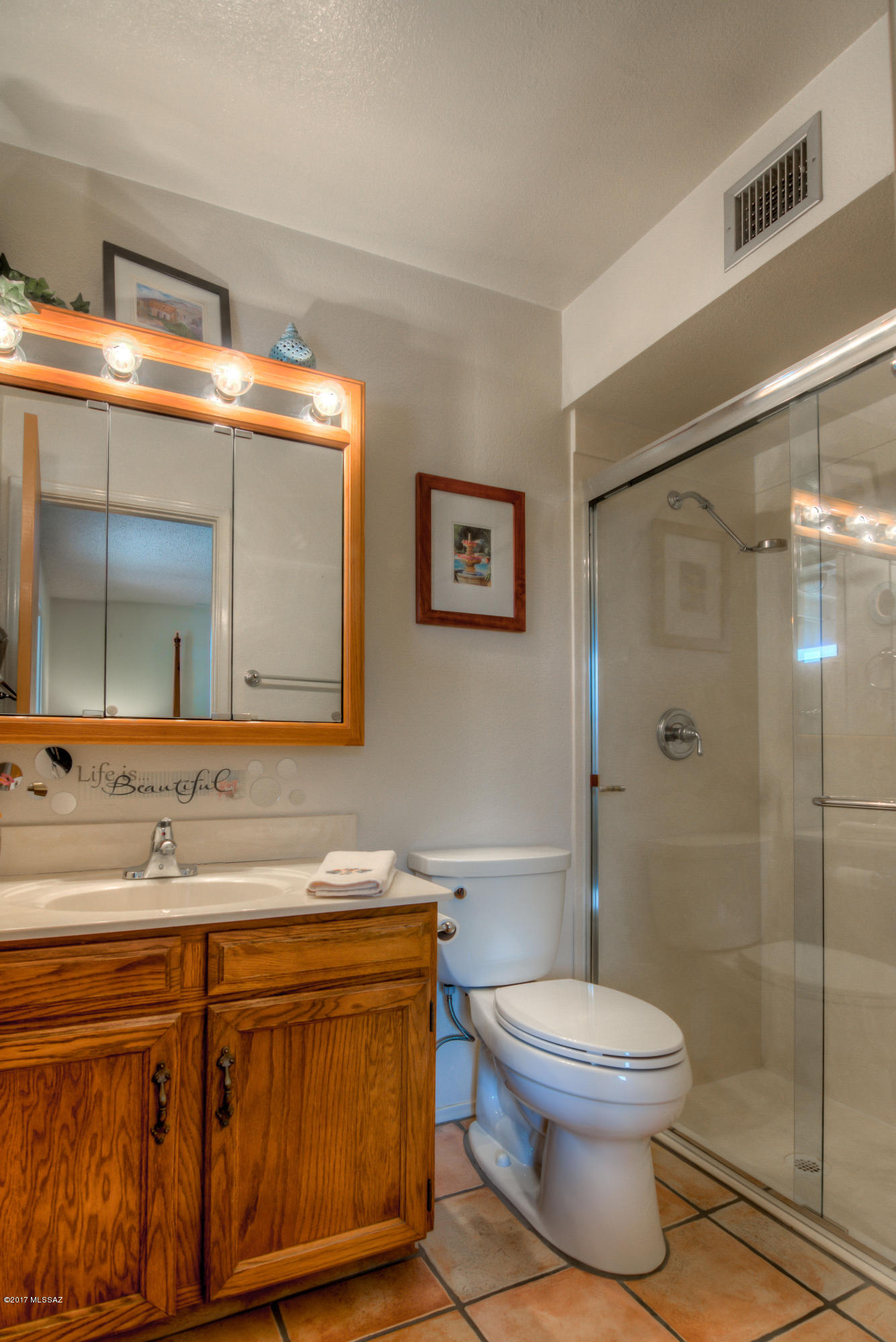 615 E Strada Patania