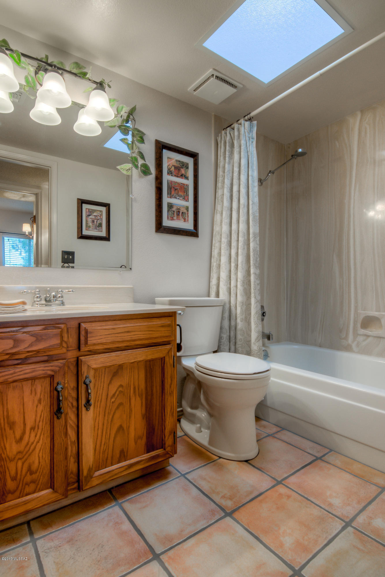 615 E Strada Patania