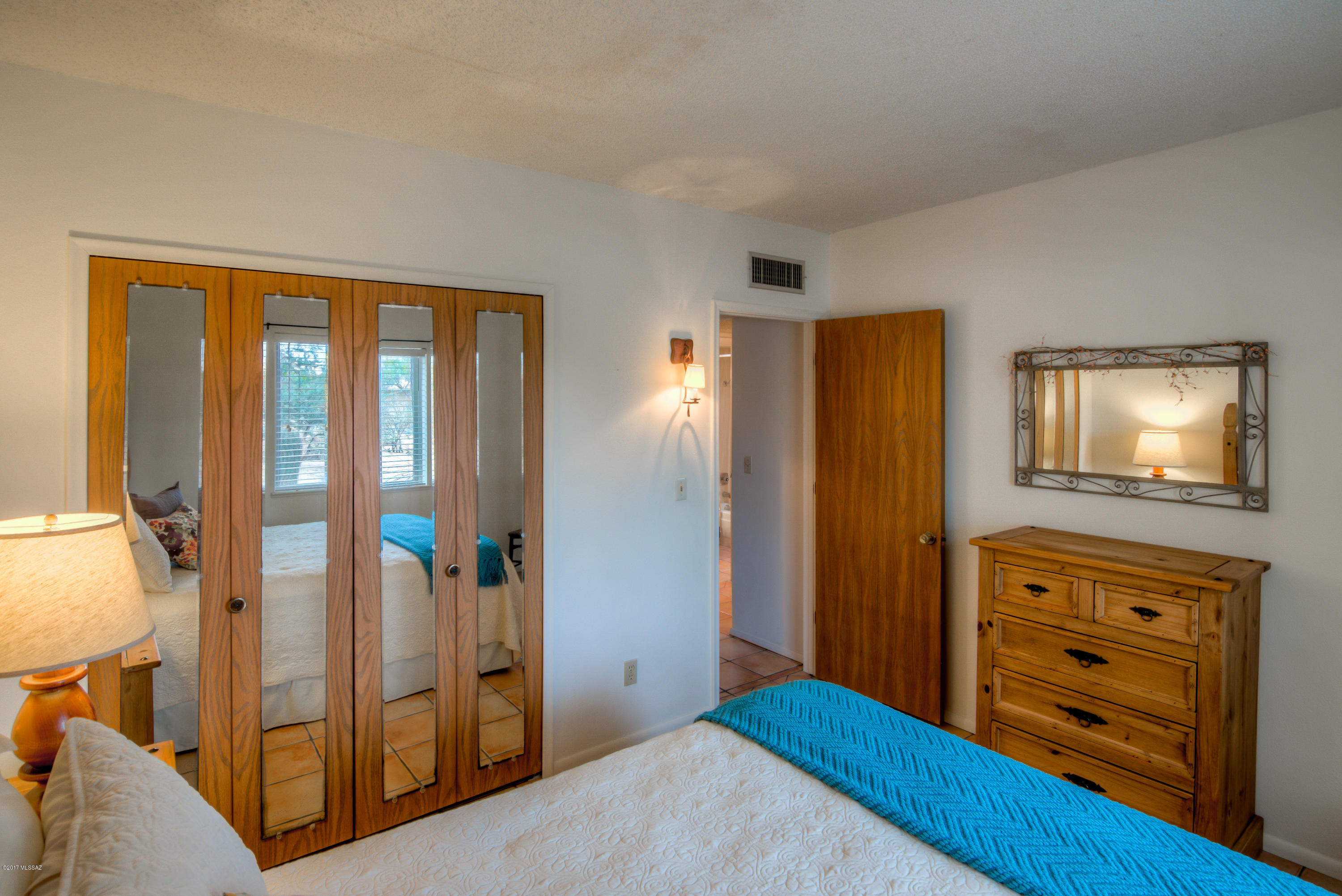 615 E Strada Patania