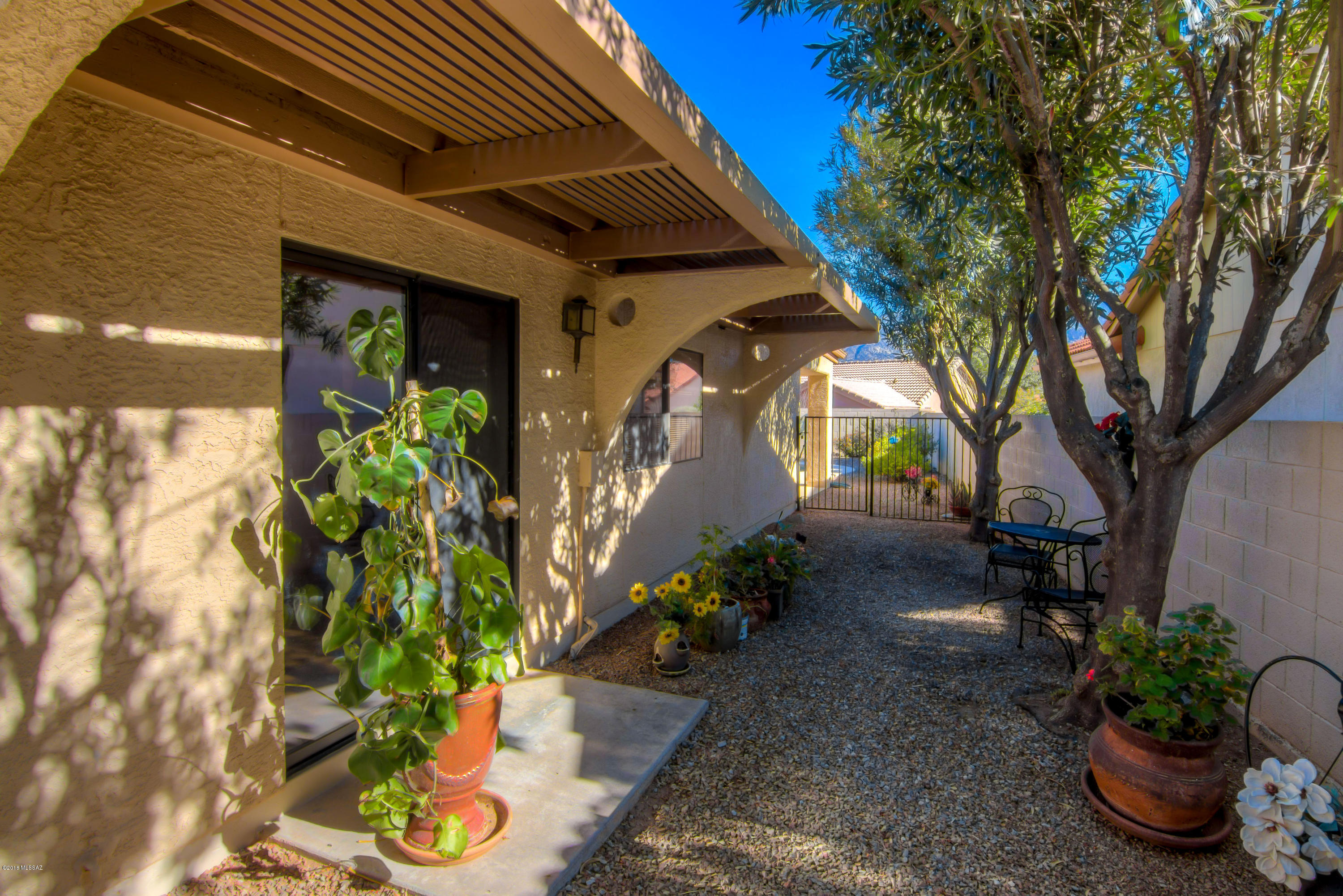 38405 S Apache View Drive