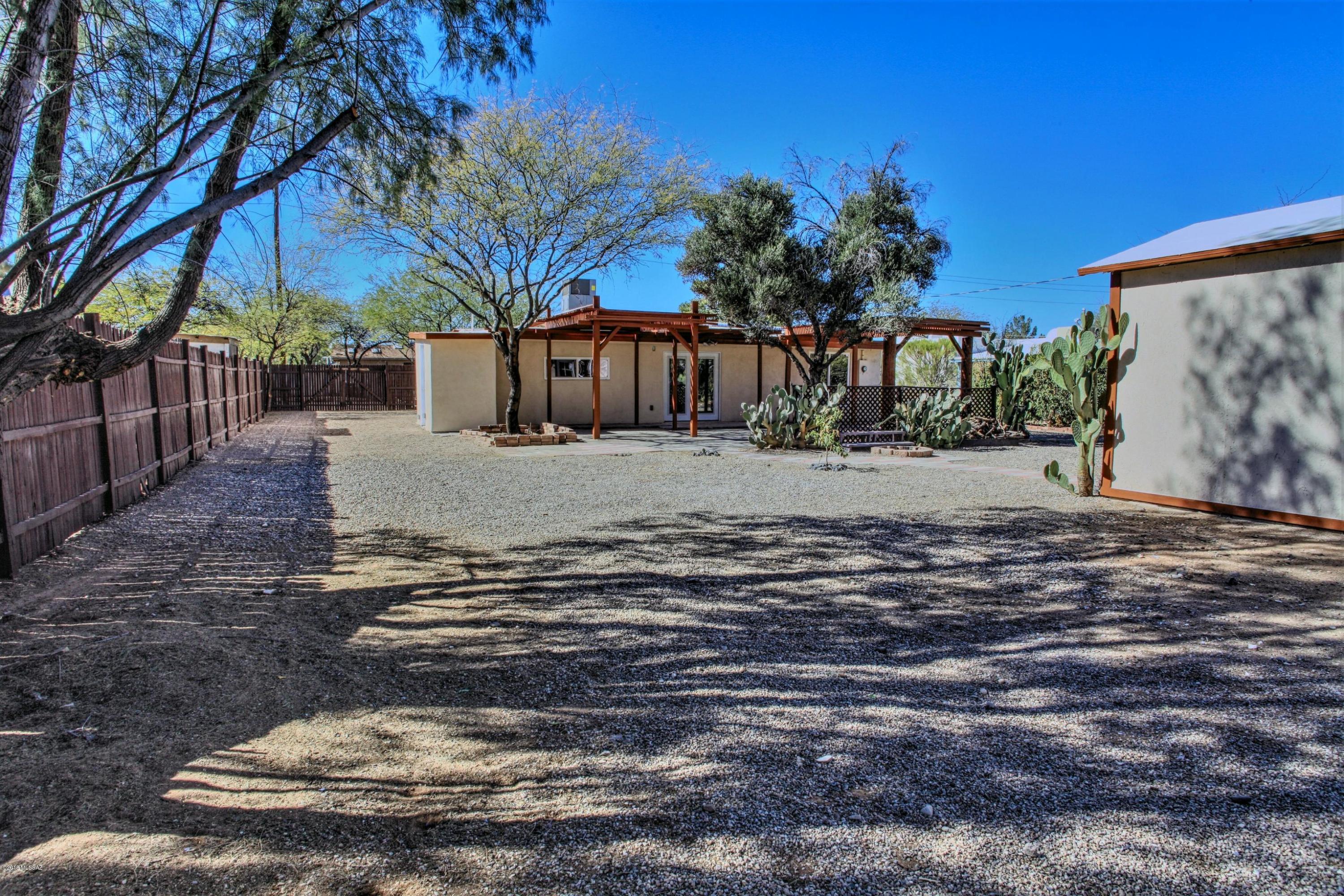 2526 N Orchard Avenue