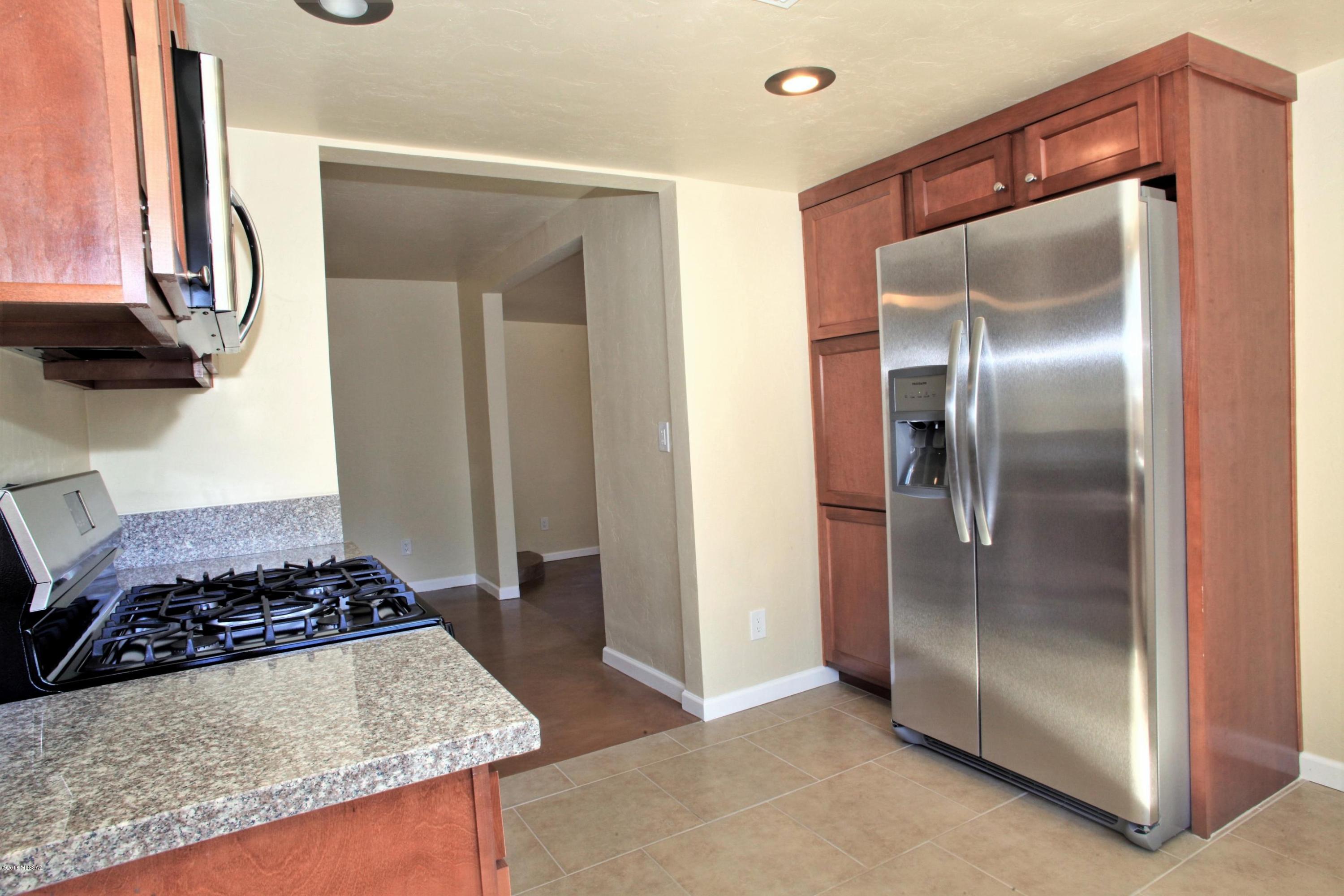 2526 N Orchard Avenue