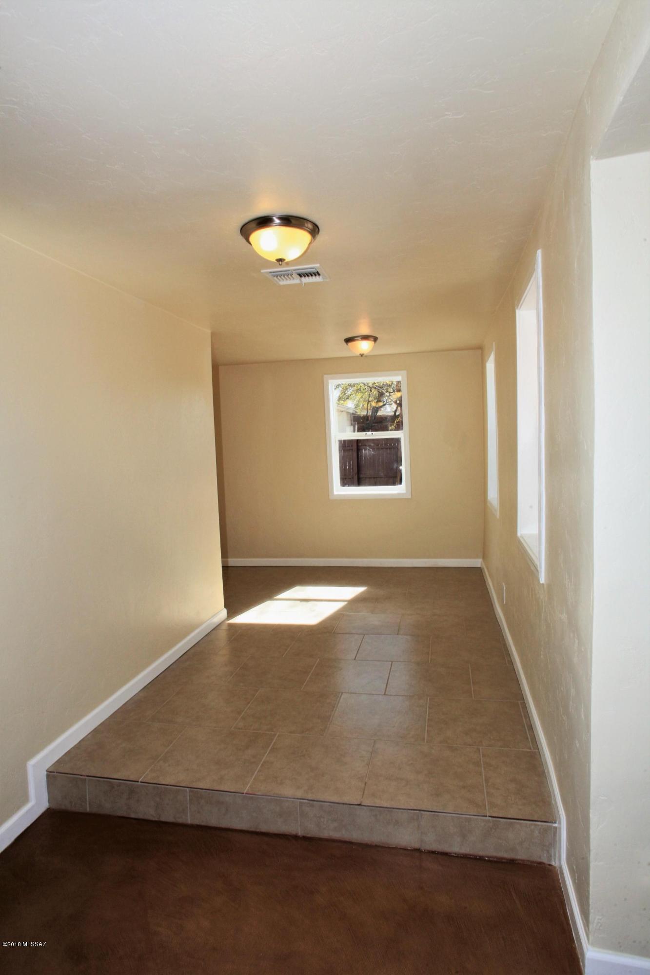 2526 N Orchard Avenue