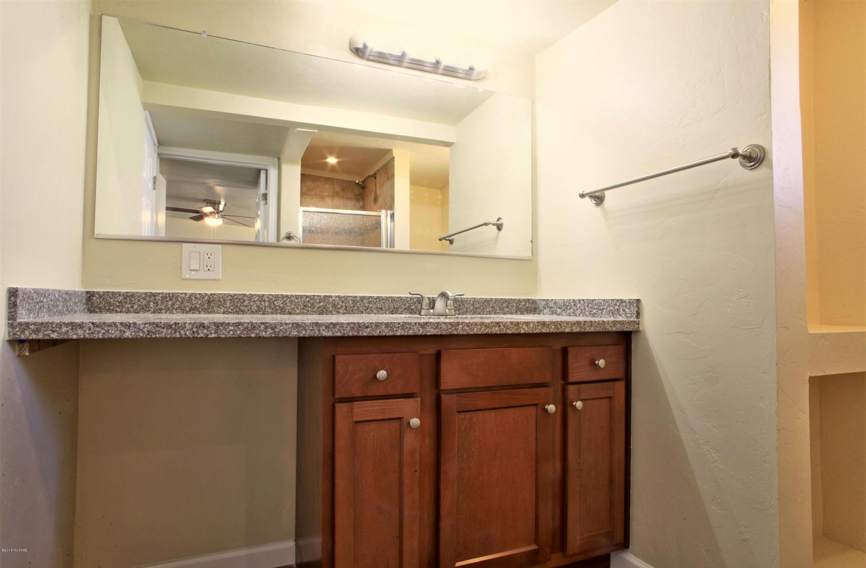 2526 N Orchard Avenue