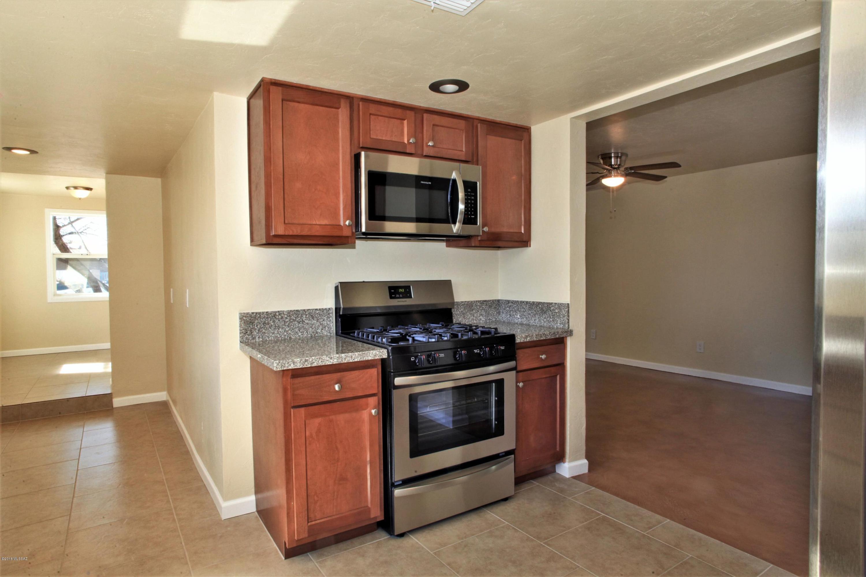 2526 N Orchard Avenue