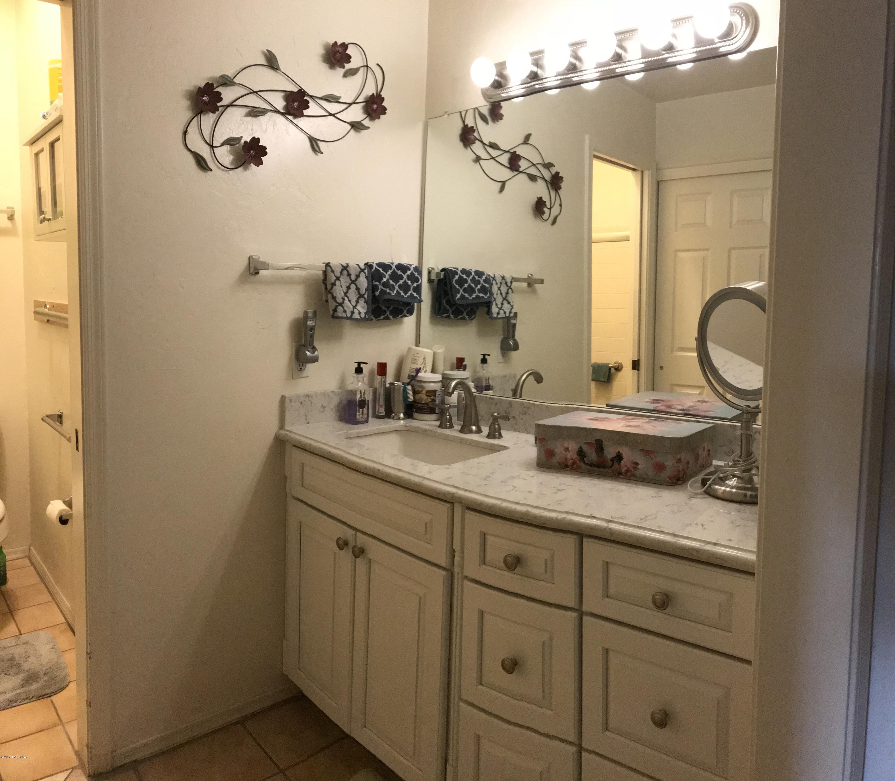 730 W Rushwood Drive