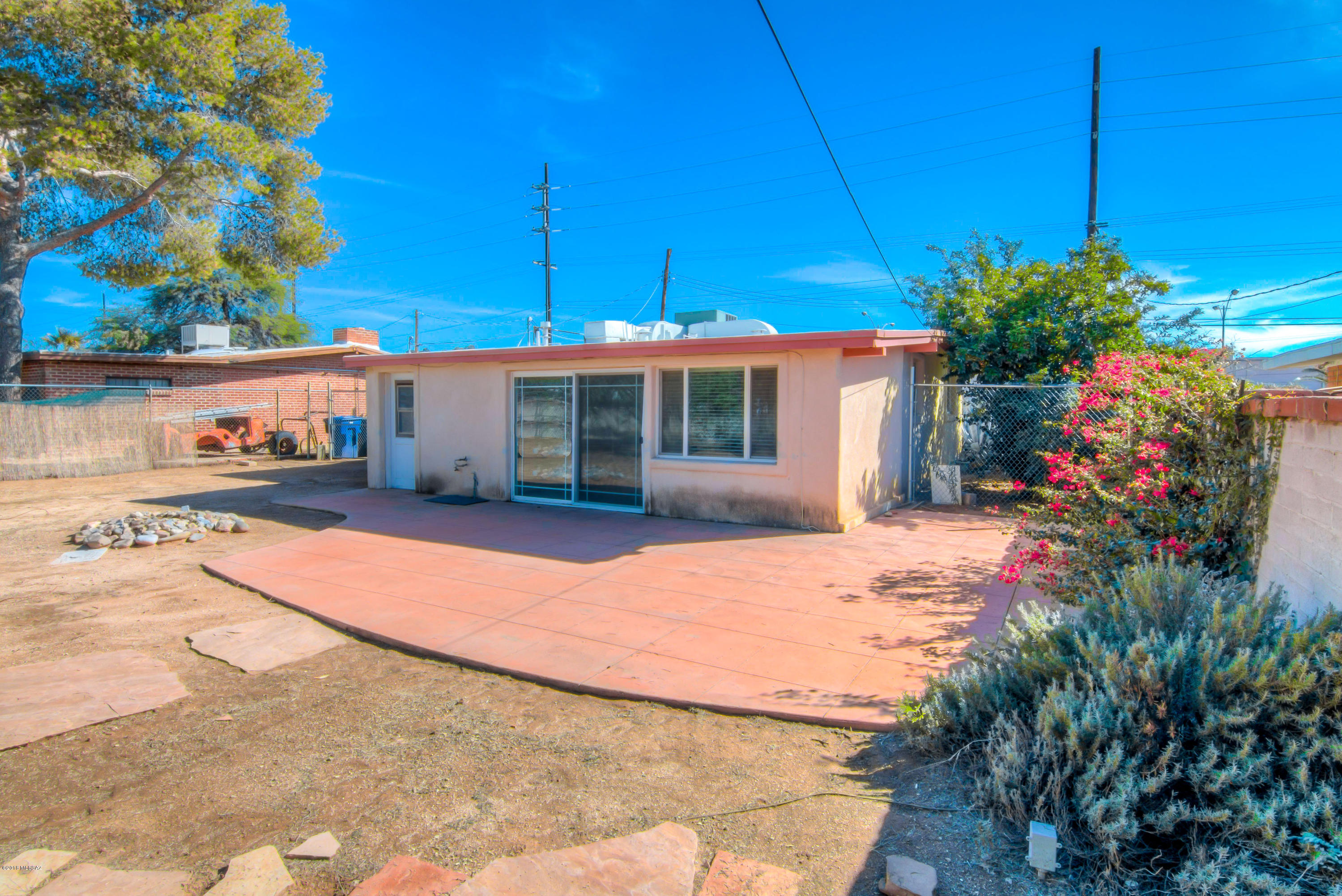 5645 E Bellevue Street