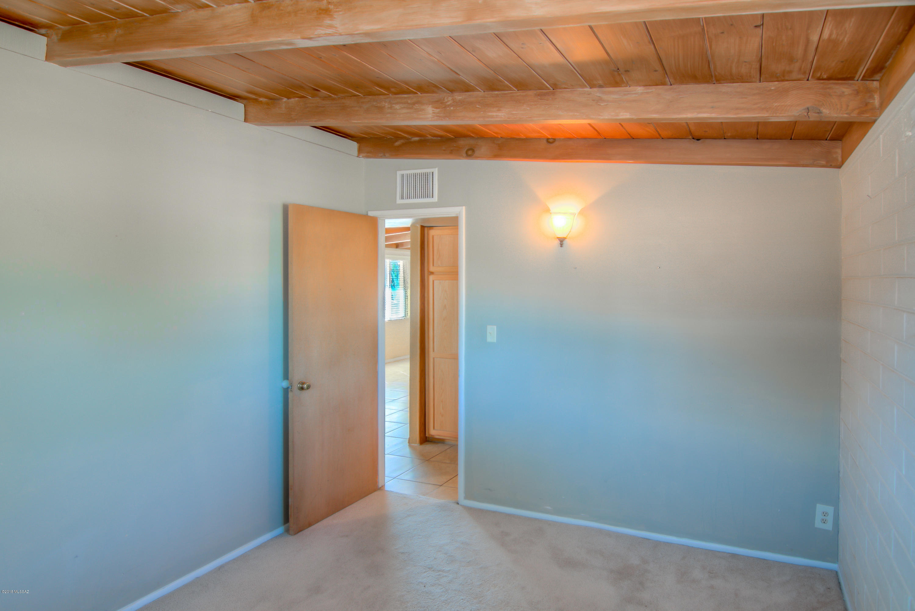 5645 E Bellevue Street