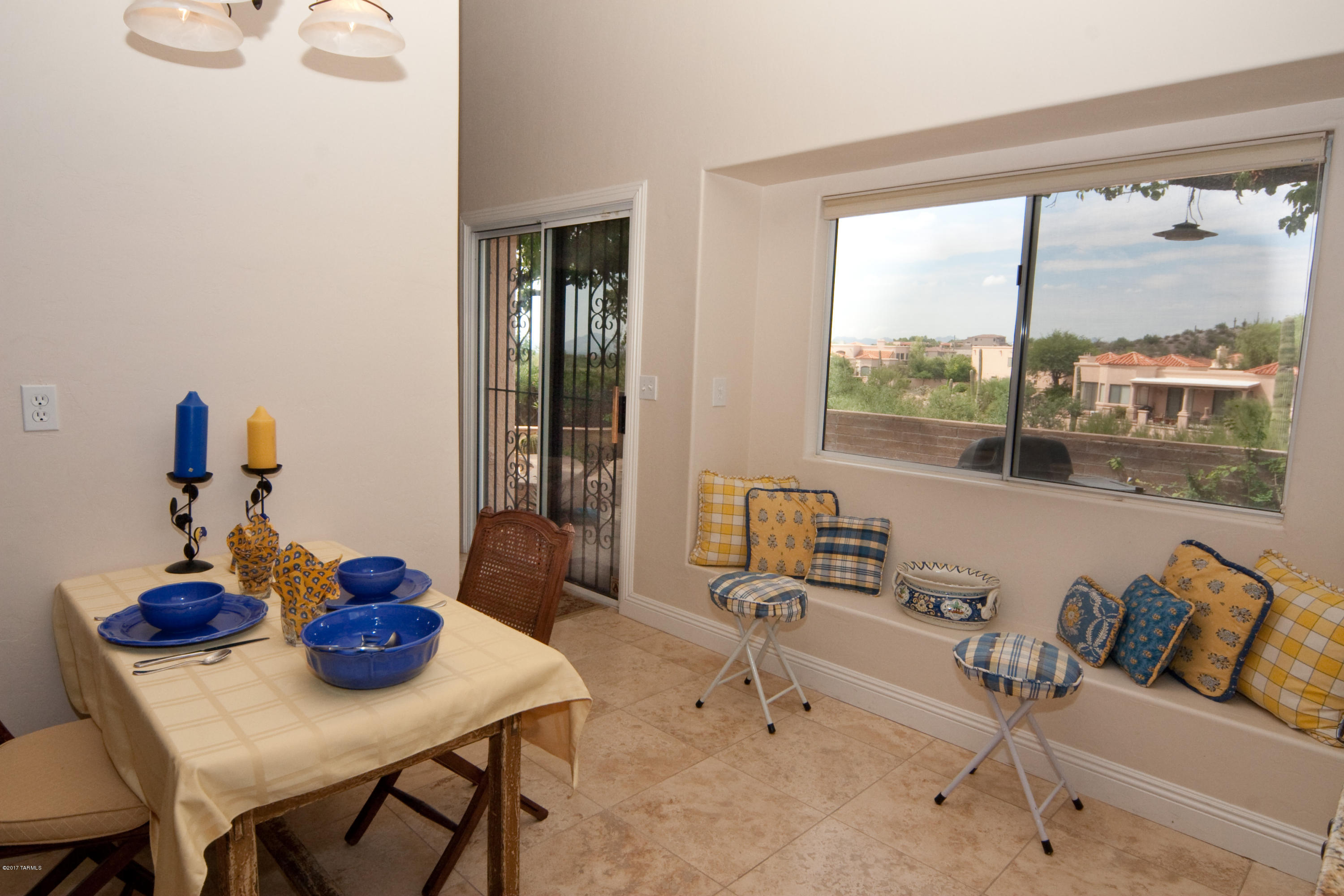 4041 E Via Del Vireo