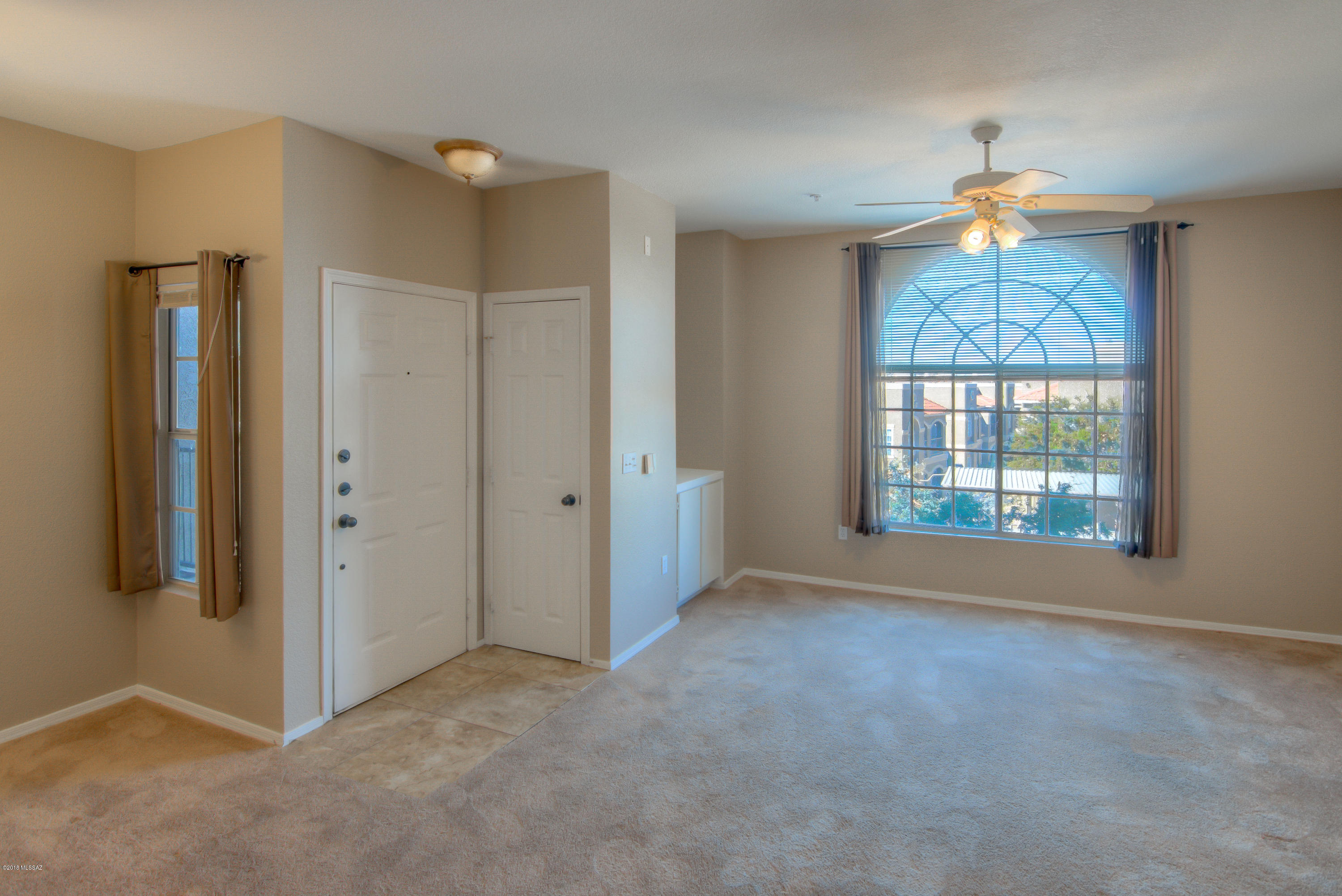 1500 E Pusch Wilderness Drive Unit: 15203