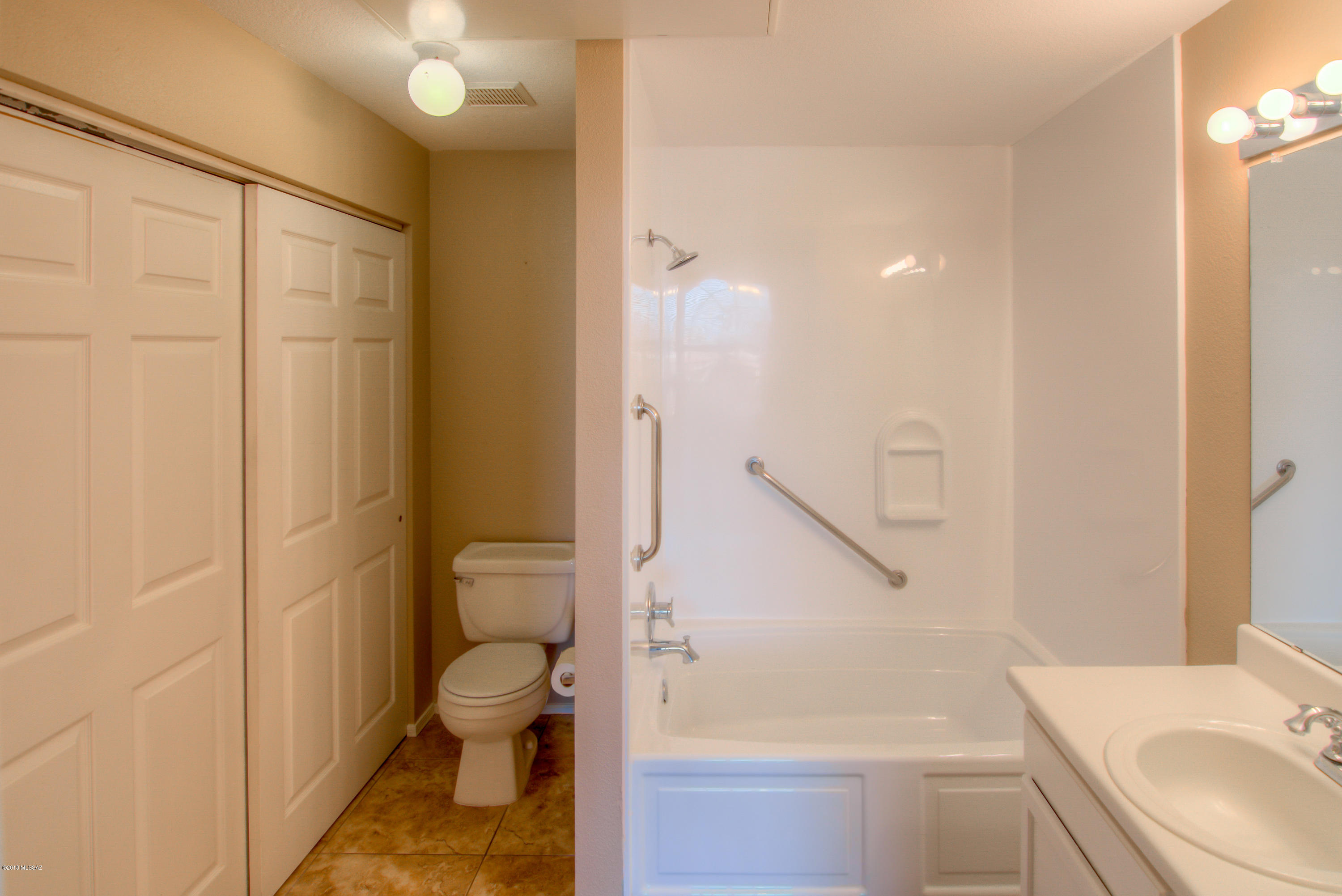 1500 E Pusch Wilderness Drive Unit: 15203