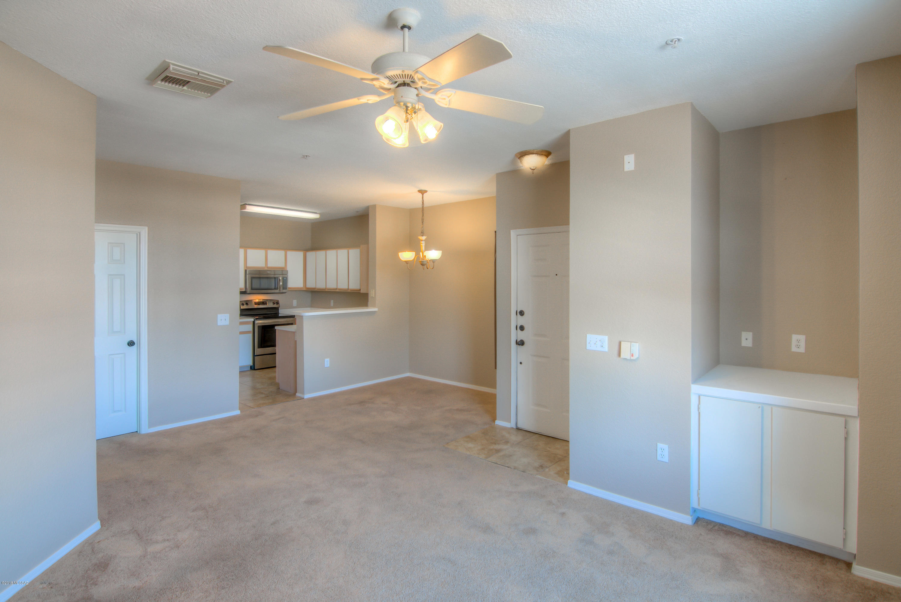 1500 E Pusch Wilderness Drive Unit: 15203