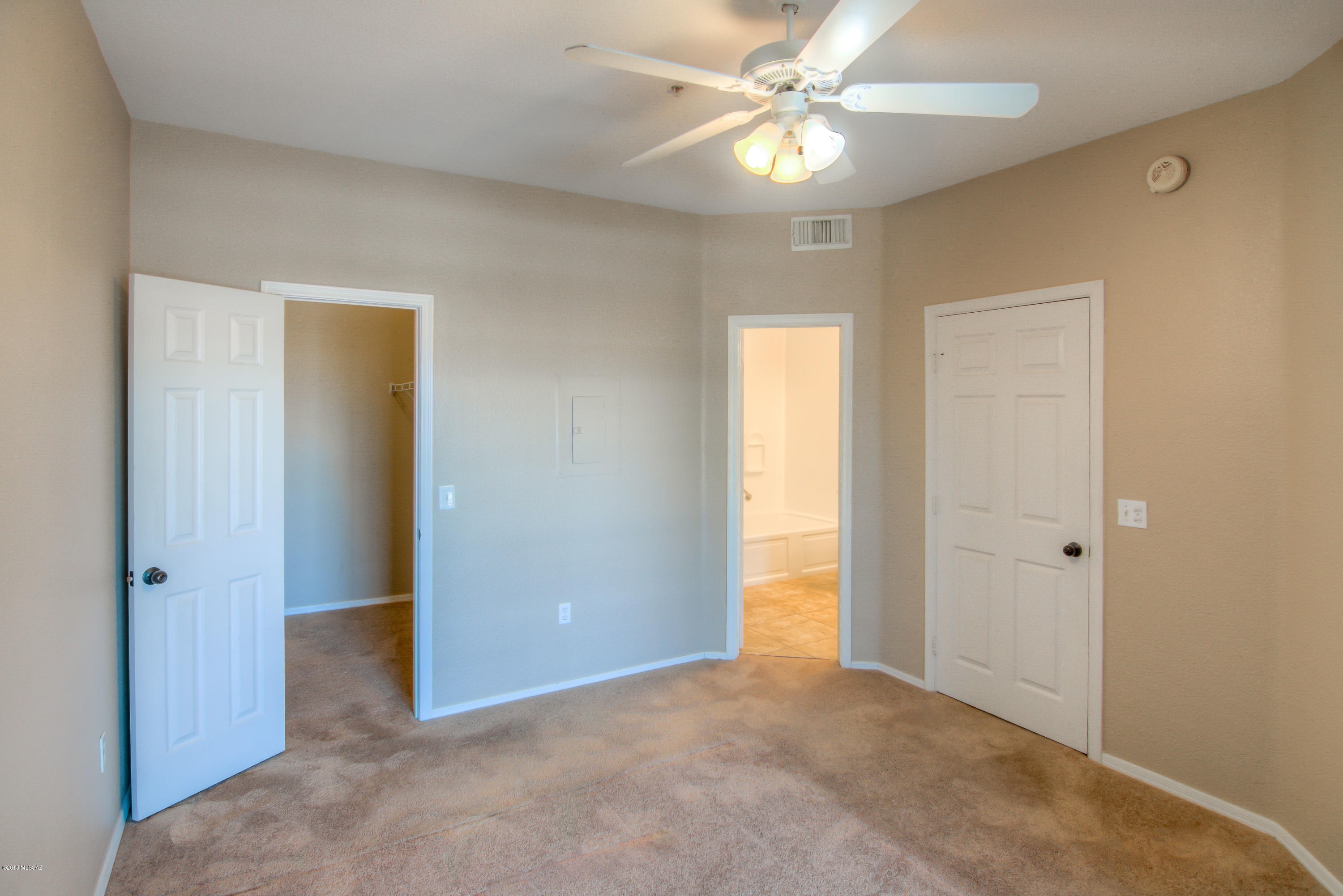 1500 E Pusch Wilderness Drive Unit: 15203