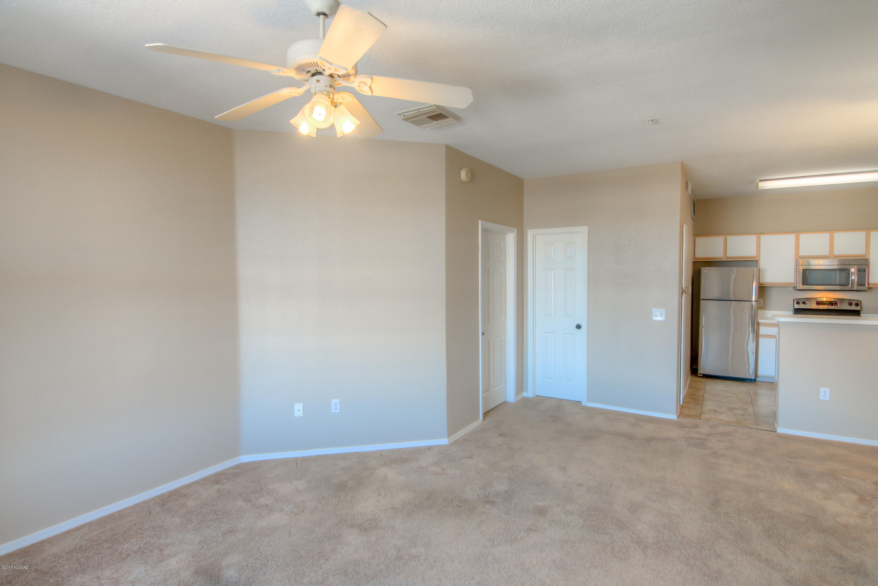 1500 E Pusch Wilderness Drive Unit: 15203