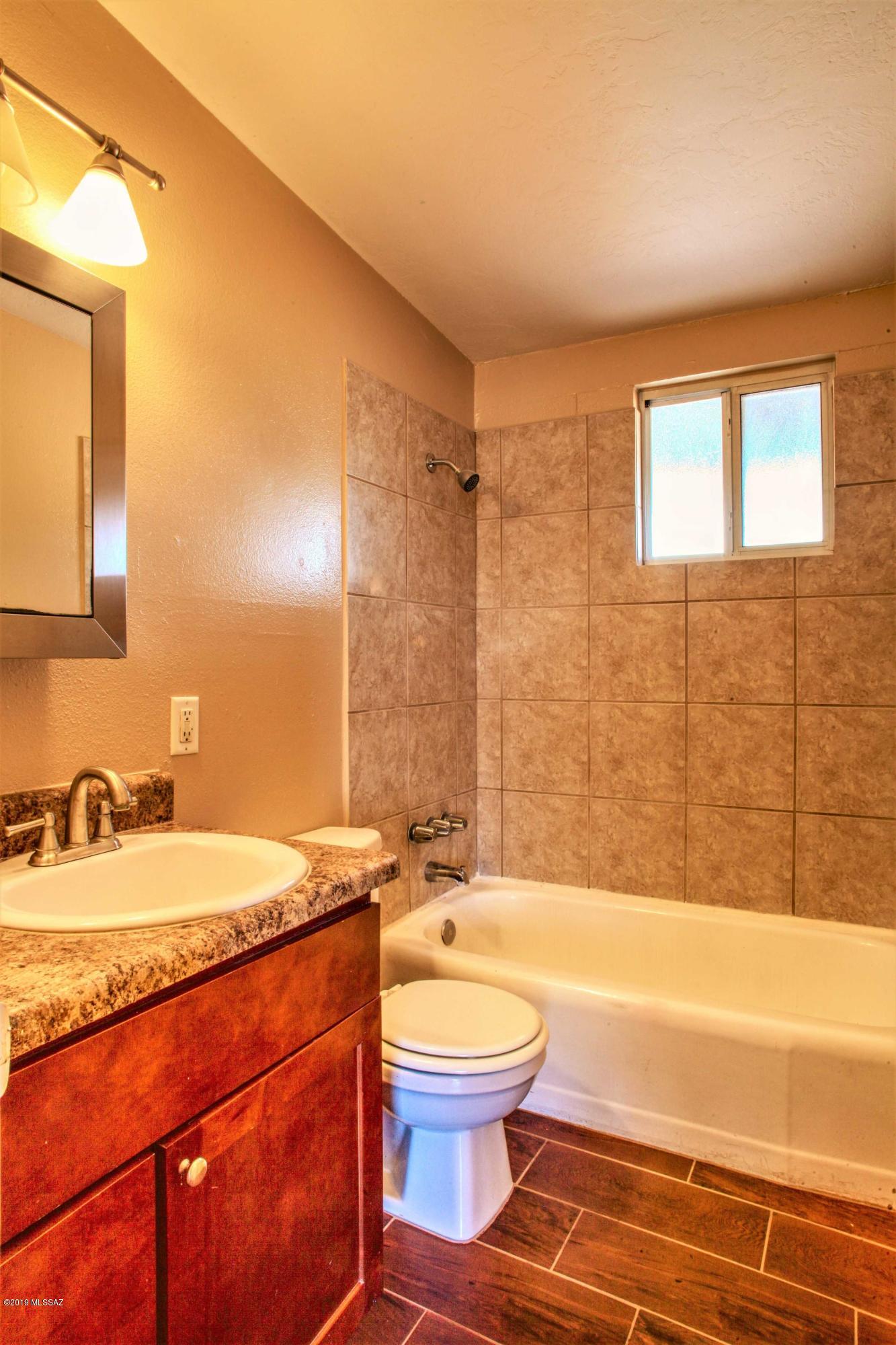 2801 N Columbus Boulevard Unit: 3