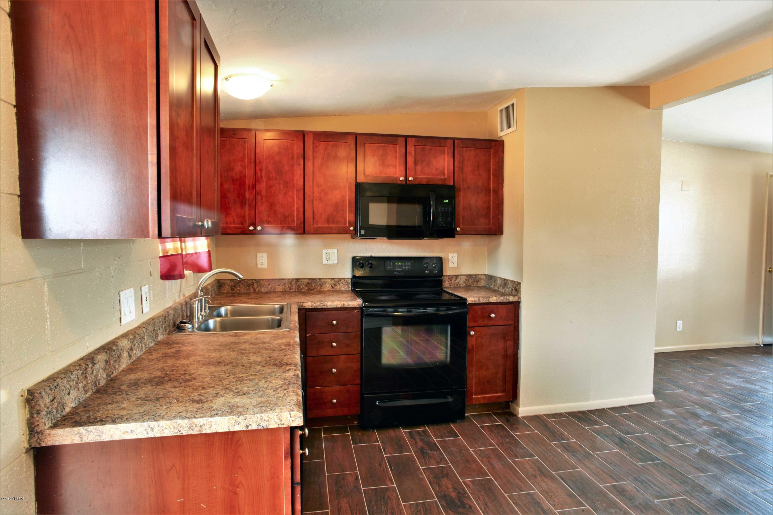 2801 N Columbus Boulevard Unit: 3