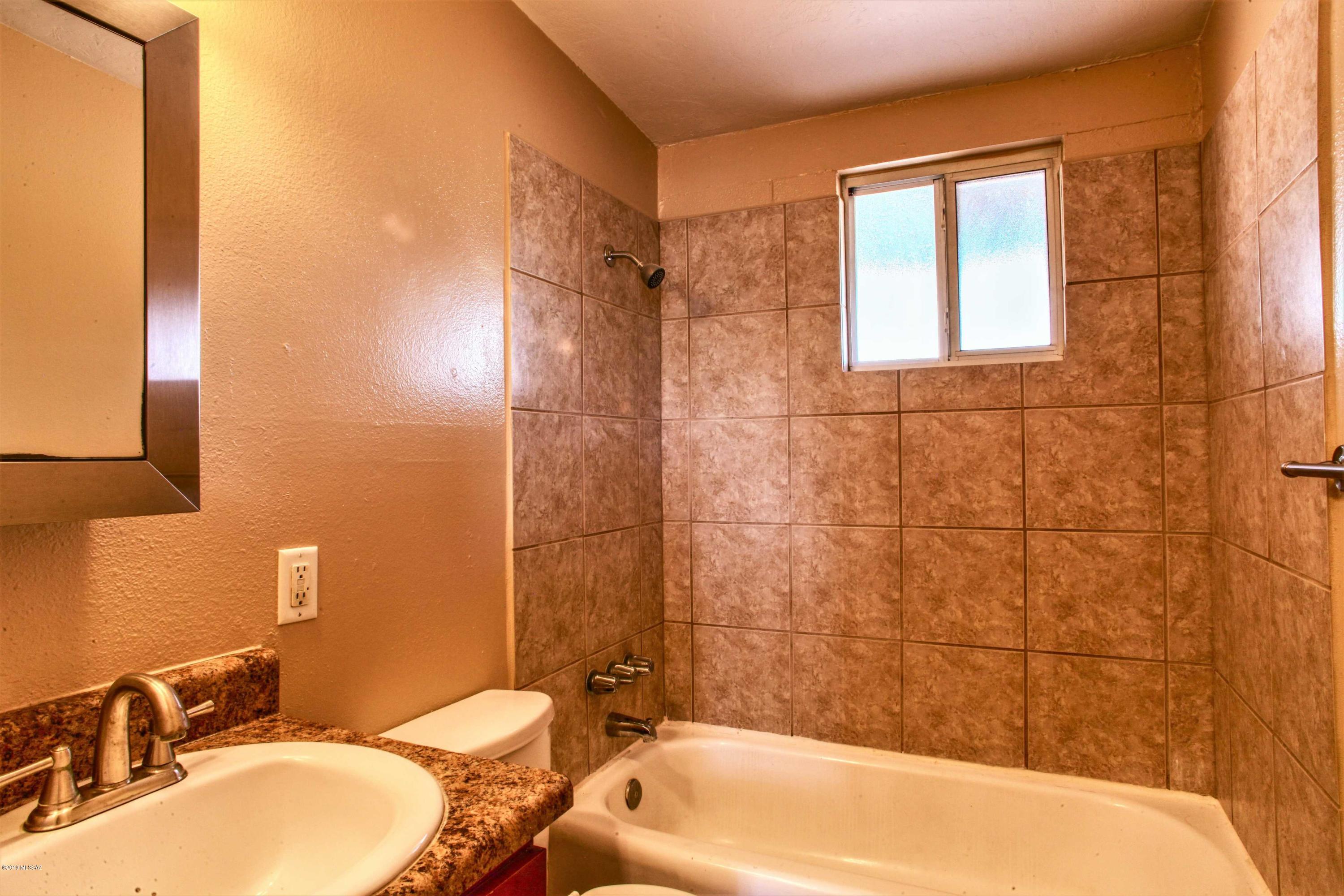 2801 N Columbus Boulevard Unit: 3