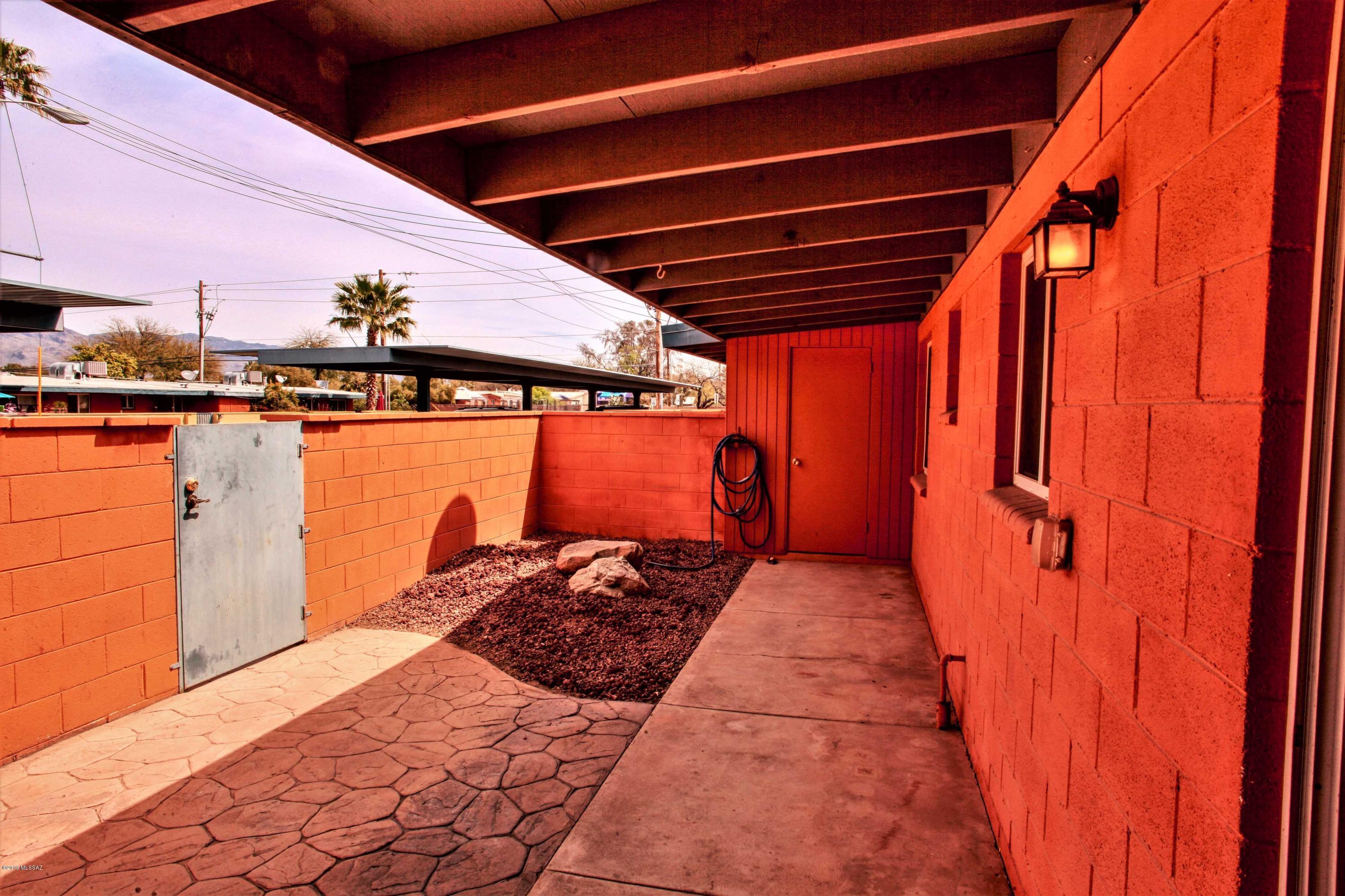 2801 N Columbus Boulevard Unit: 3