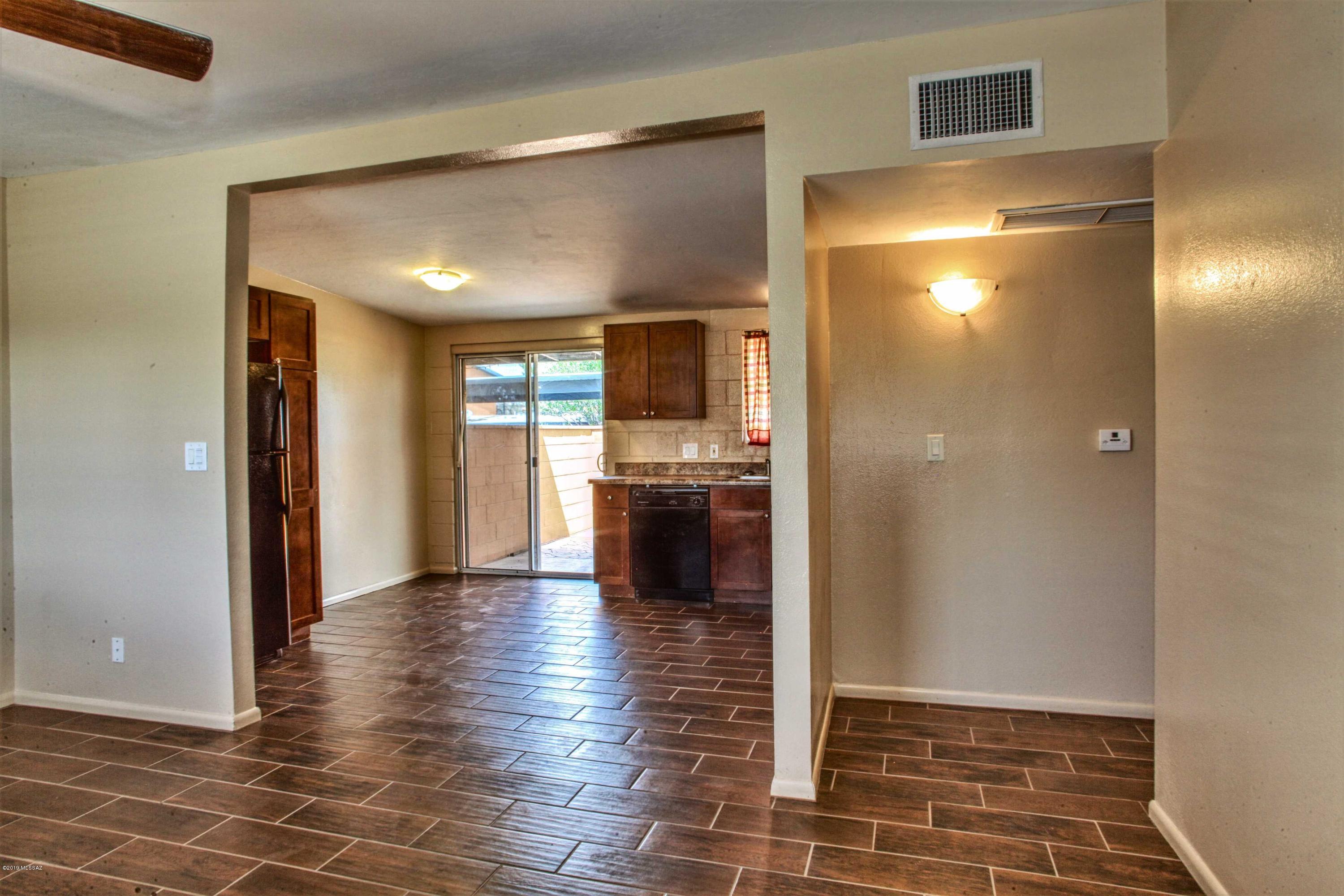 2801 N Columbus Boulevard Unit: 3