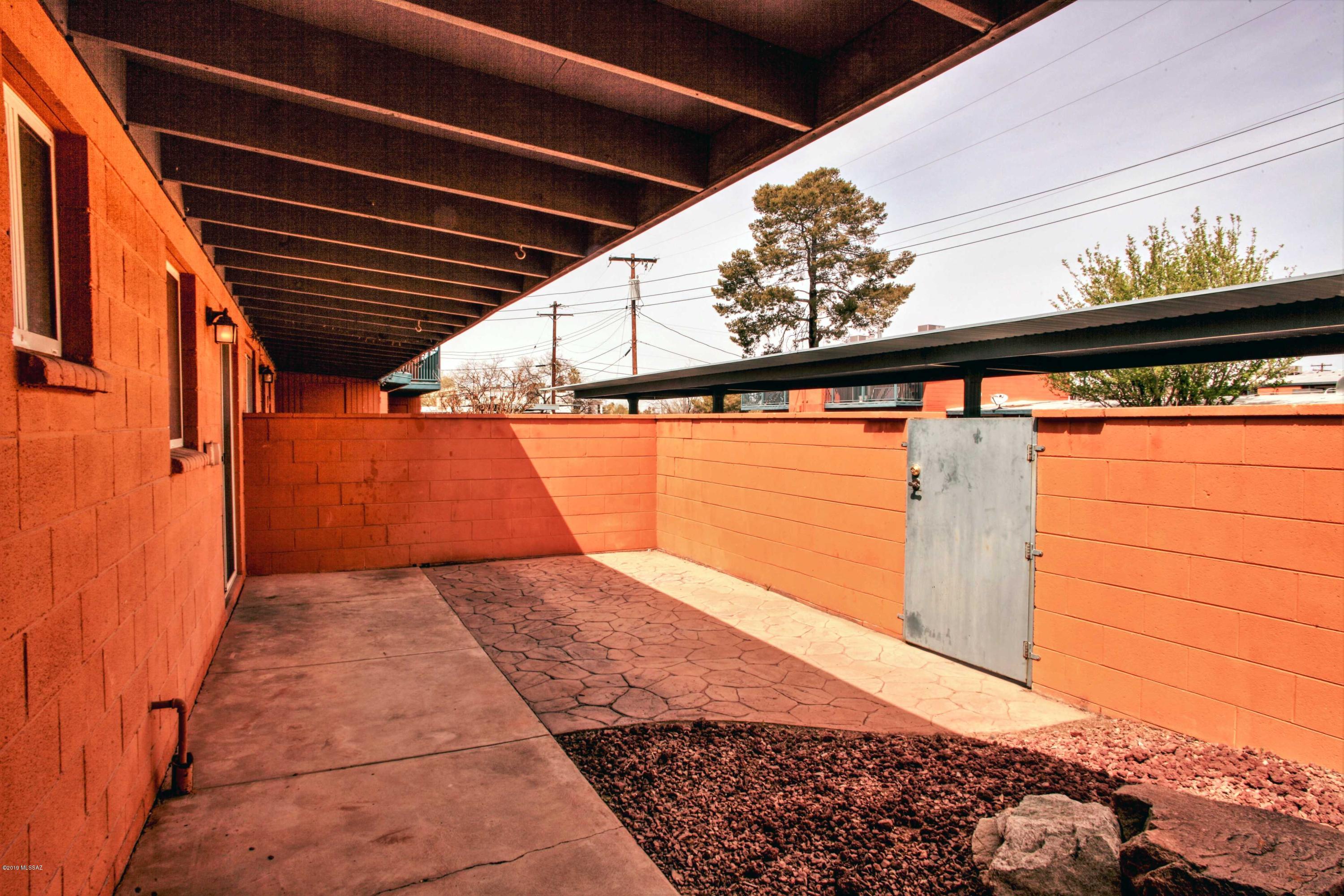 2801 N Columbus Boulevard Unit: 3