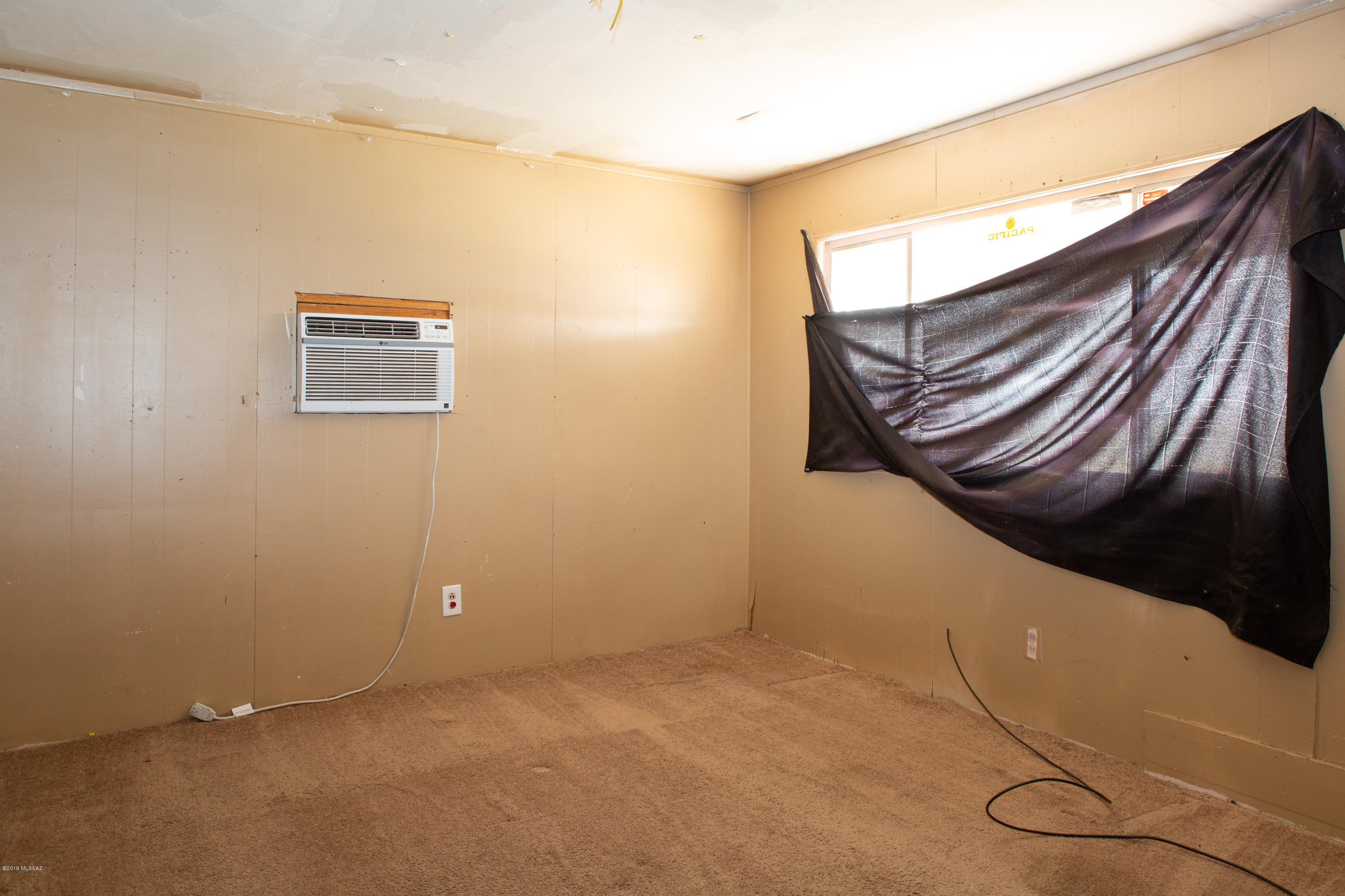 16046 W Sandy Street